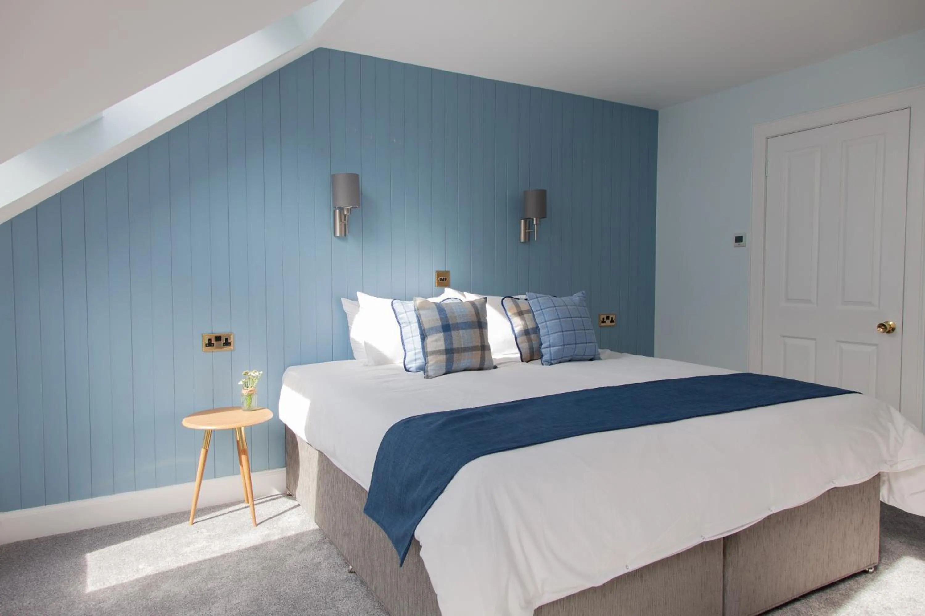 Bedroom, Bed in Coorie