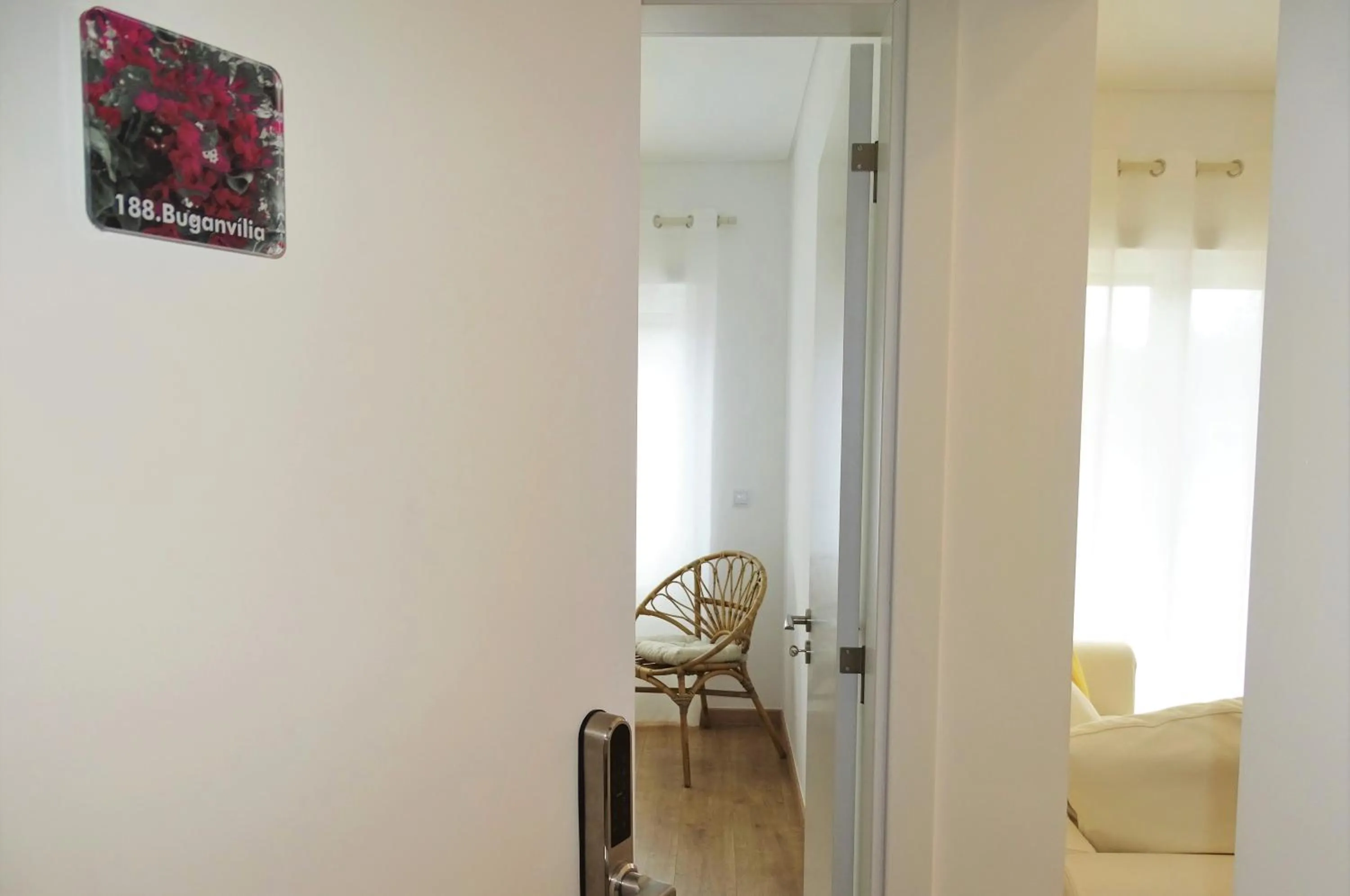 188 Apartments - Buganvília - pool and balcony