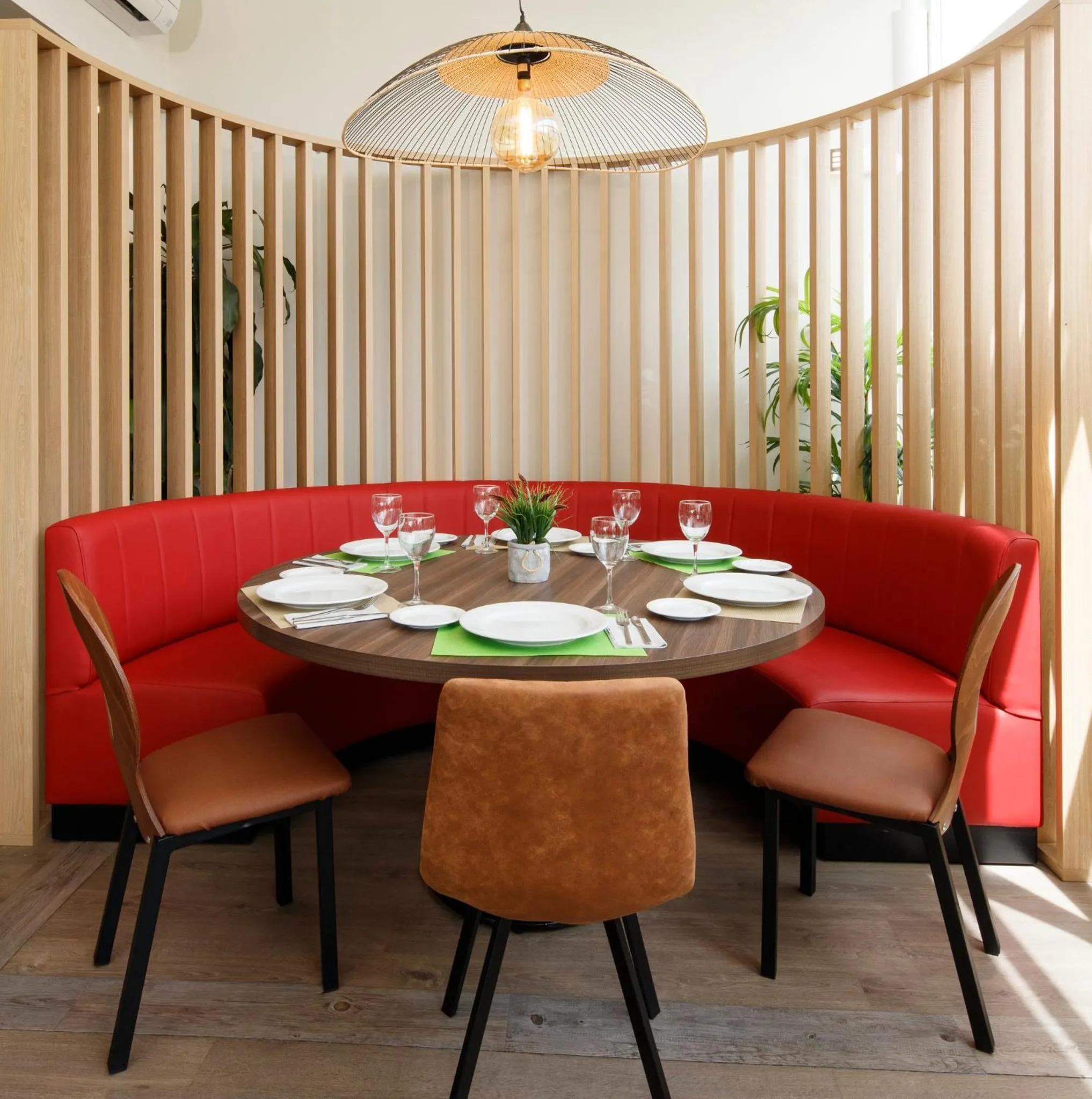 Restaurant/places to eat in Sercotel AB Rivas