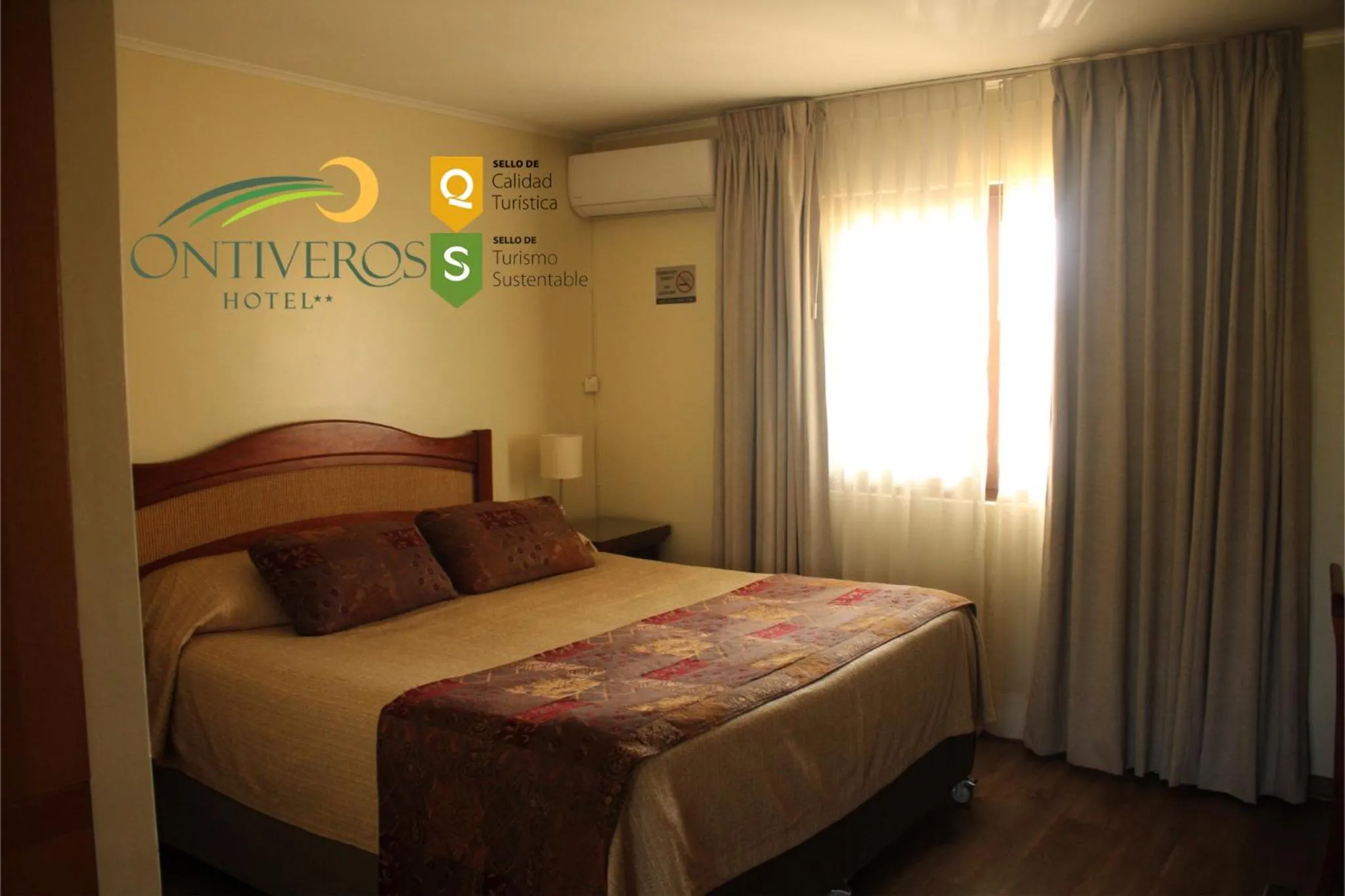 Bed in Hotel Ontiveros