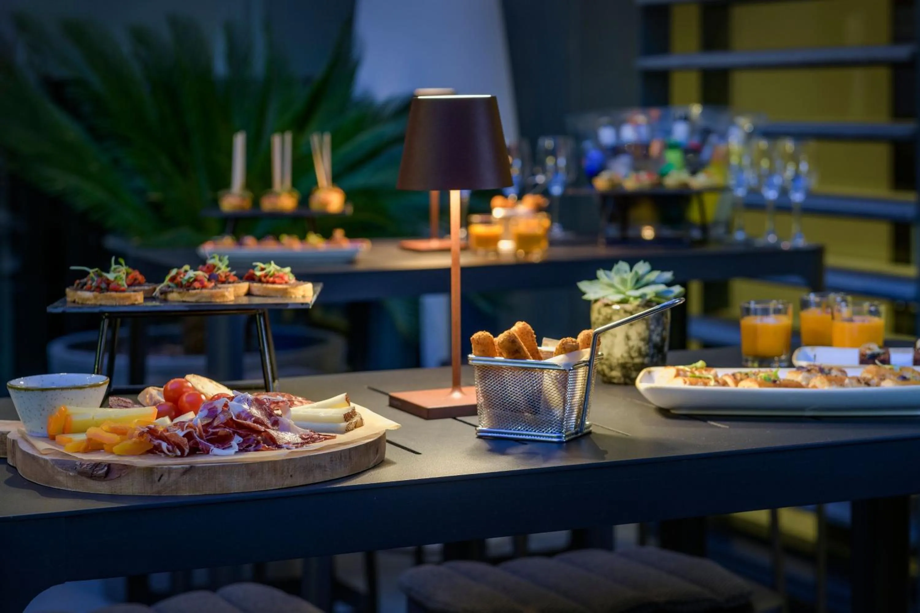 Restaurant/places to eat in AC Hotel Ciutat de Palma by Marriott