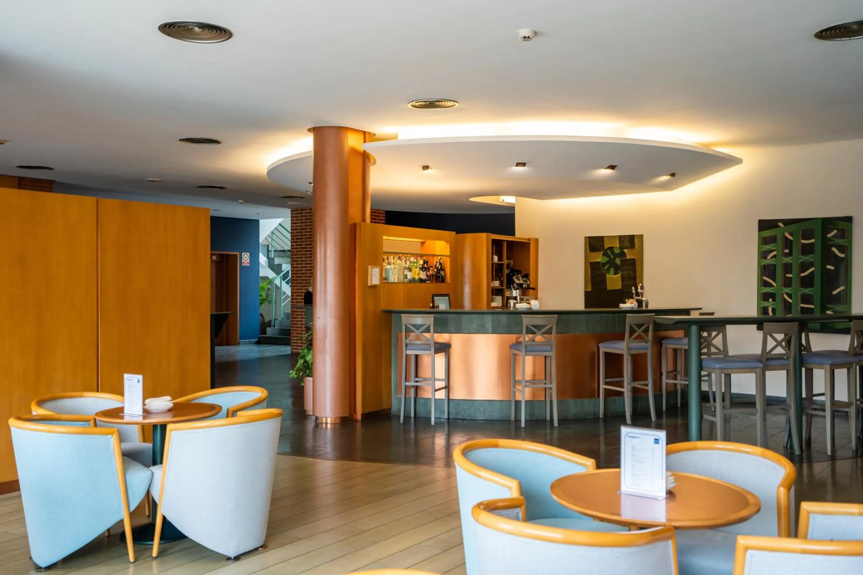 Lounge or bar in Posadas de España Pinto