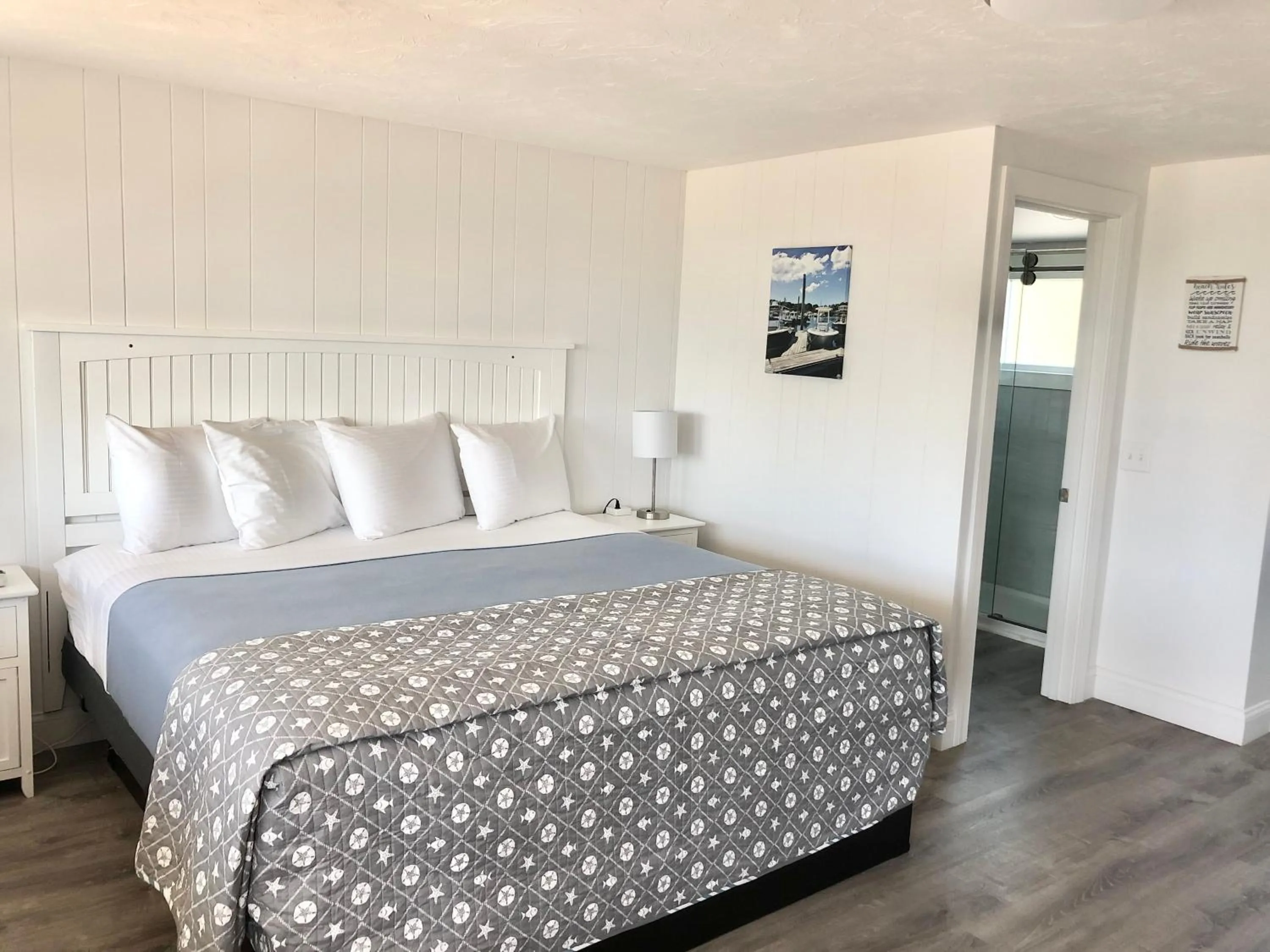 Bed in Kingfisher Oceanside