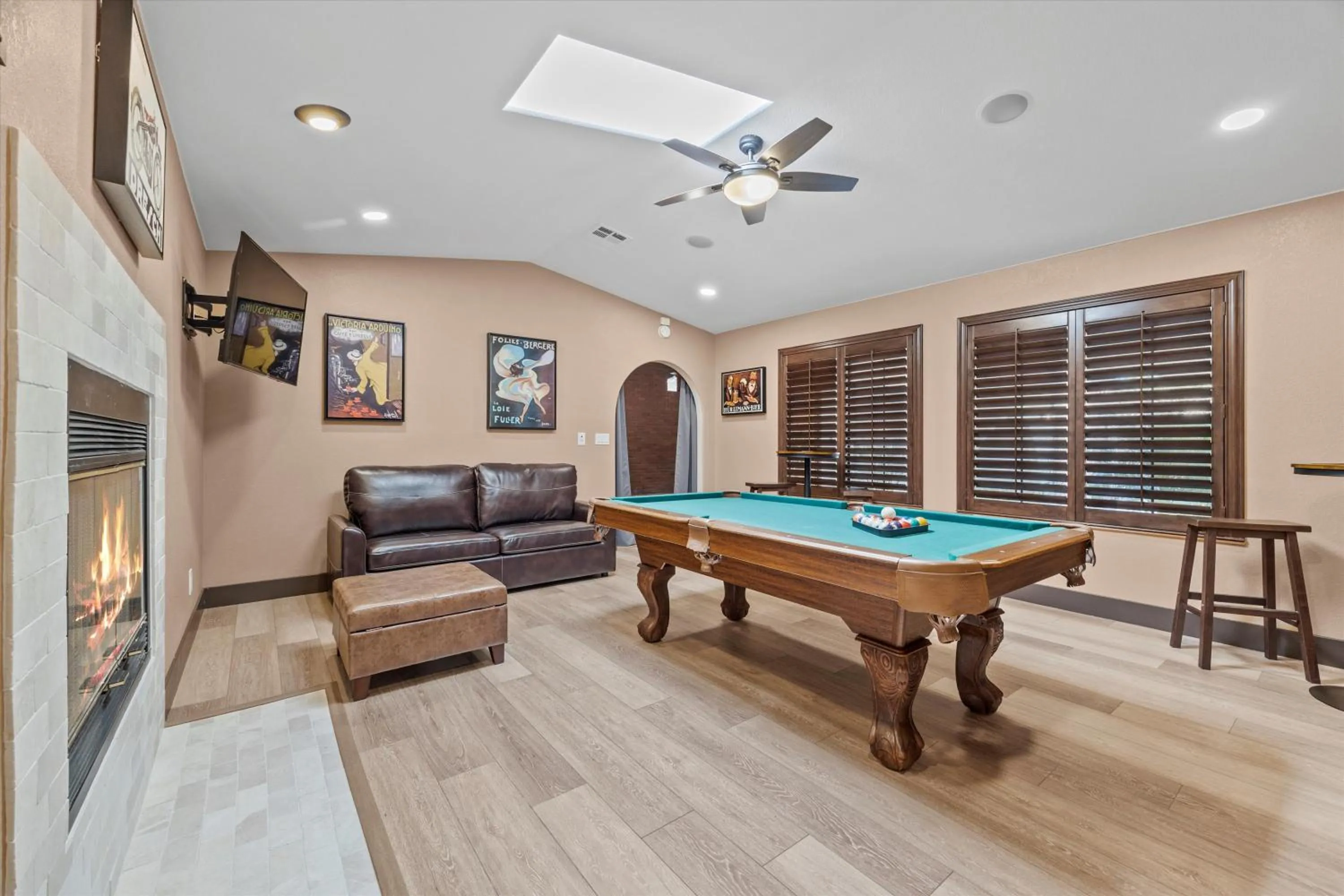 Billiard in Luxury villa with pool and spa