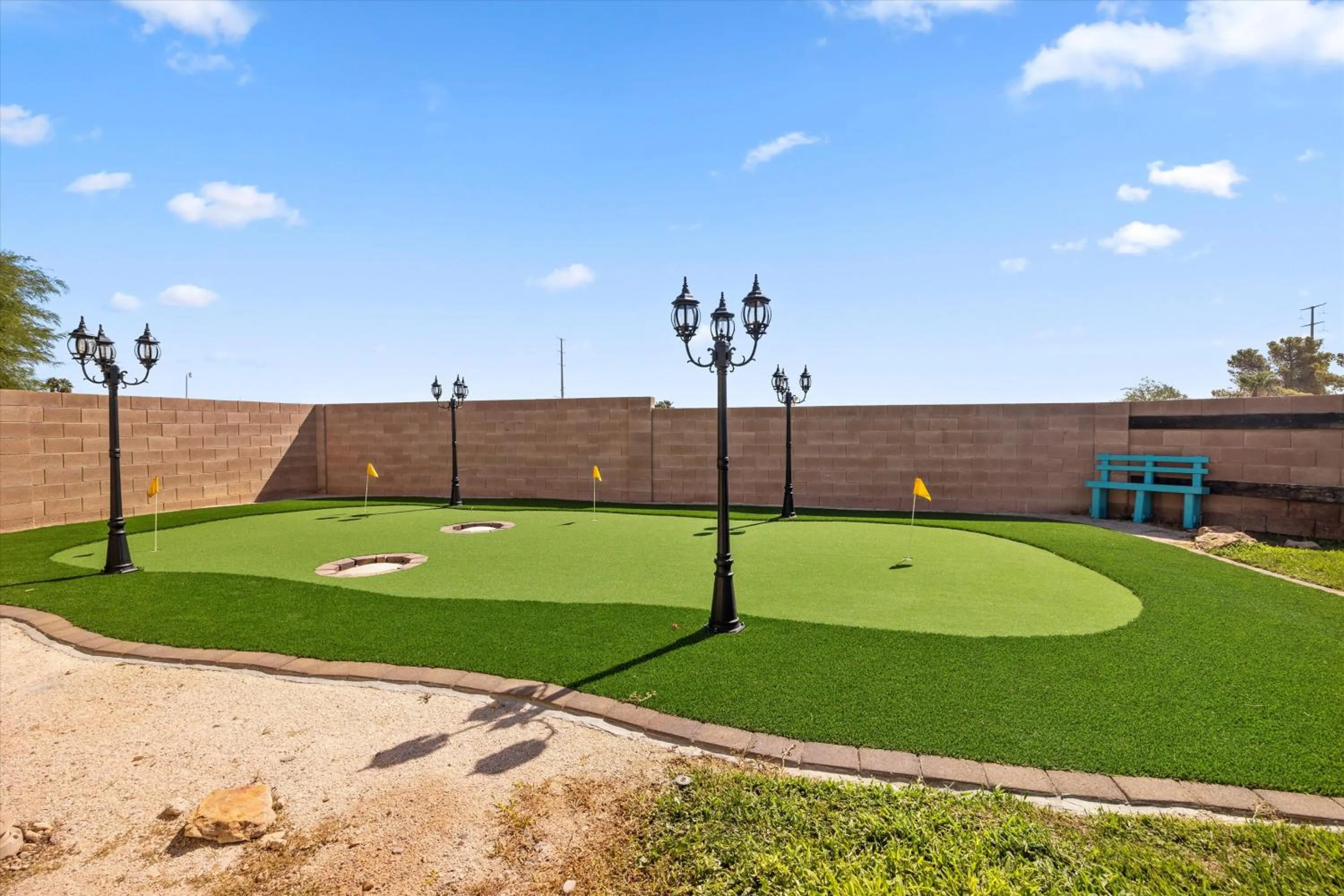 Minigolf in Luxury villa with pool and spa