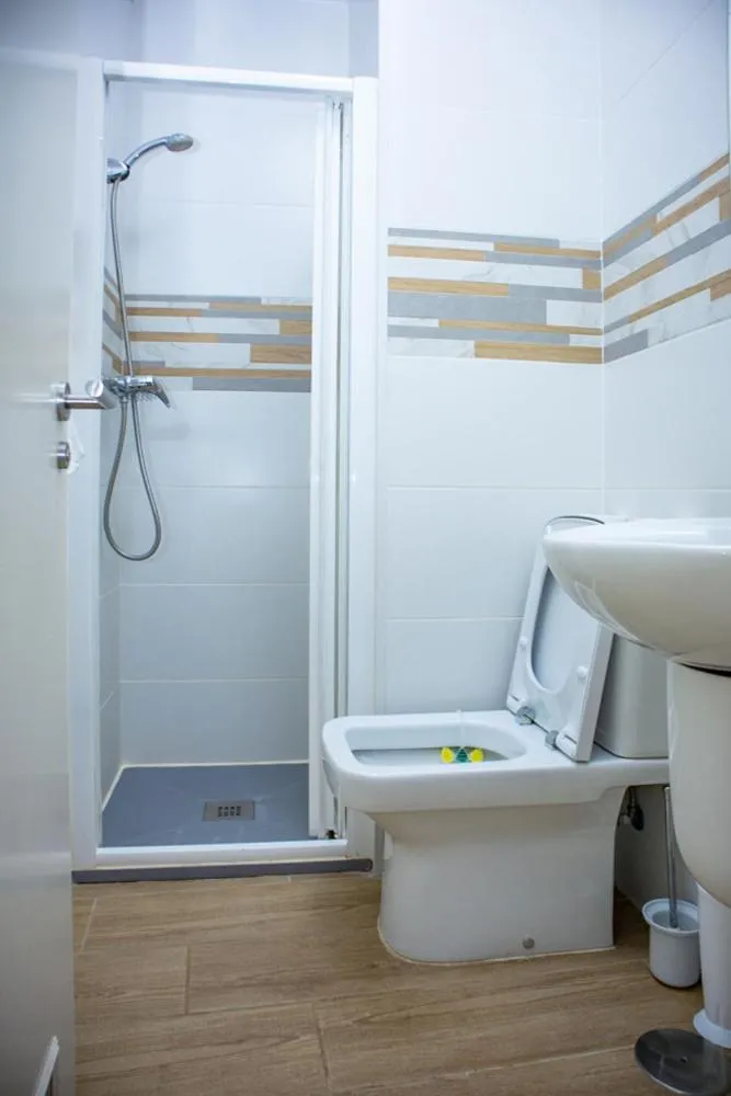 Shower in Apartamento "Casa el Sargazo" en Vera Playa con Piscina, Solarium, Wifi y Parking Gratis
