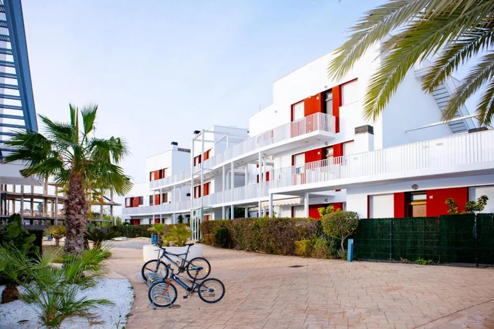 Property building in Apartamento "Casa el Sargazo" en Vera Playa con Piscina, Solarium, Wifi y Parking Gratis