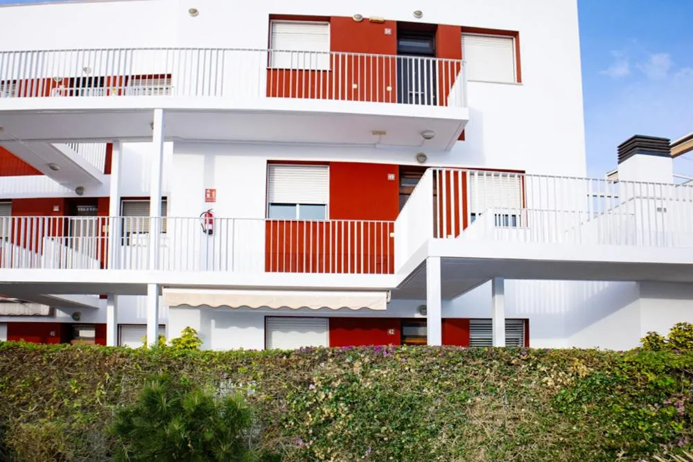 Property building in Apartamento "Casa el Sargazo" en Vera Playa con Piscina, Solarium, Wifi y Parking Gratis