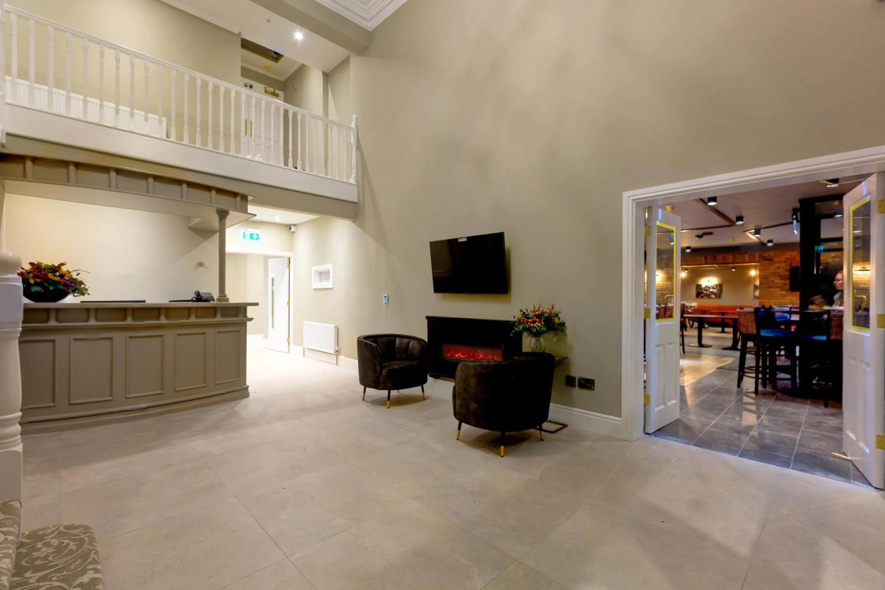 Lobby or reception in Castle Varagh Hotel & Bar