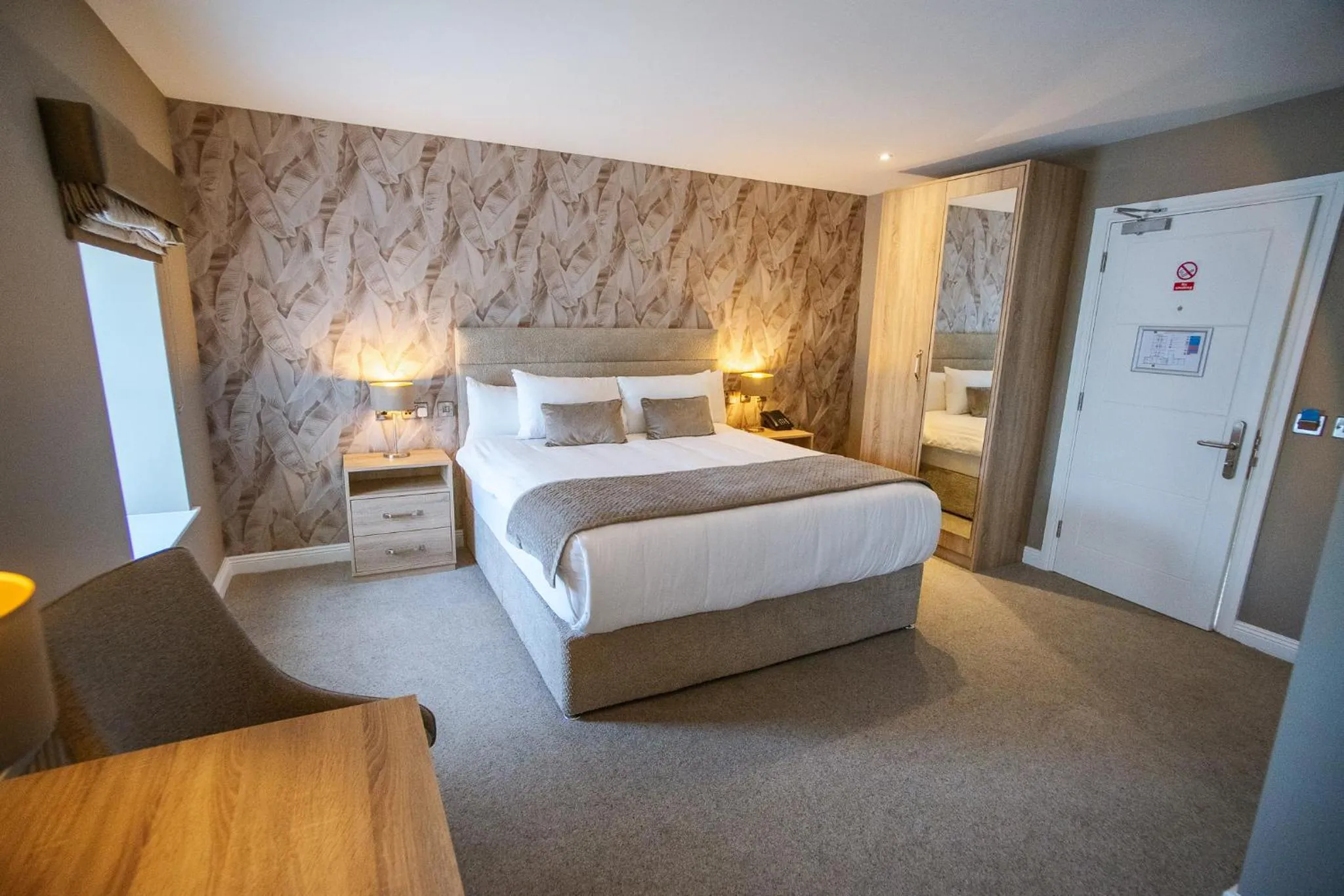 Bed in Castle Varagh Hotel & Bar