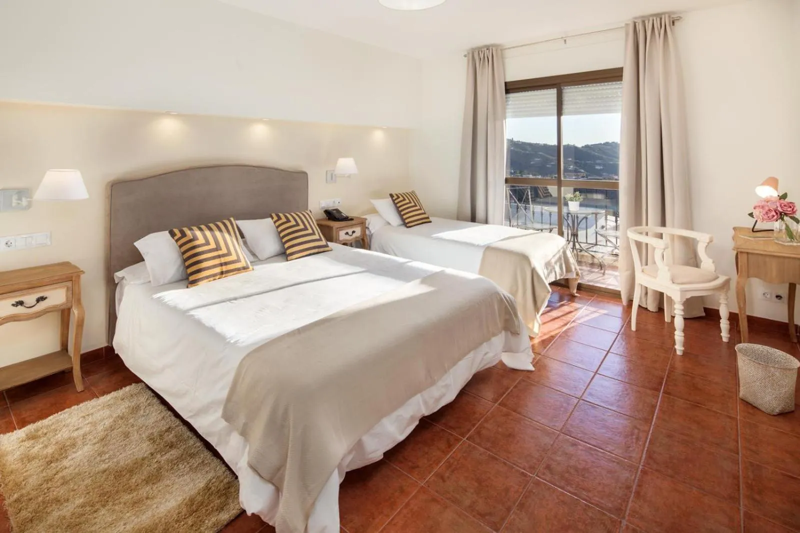 Photo of the whole room in Hotel y Bungalows Balcón de Competa