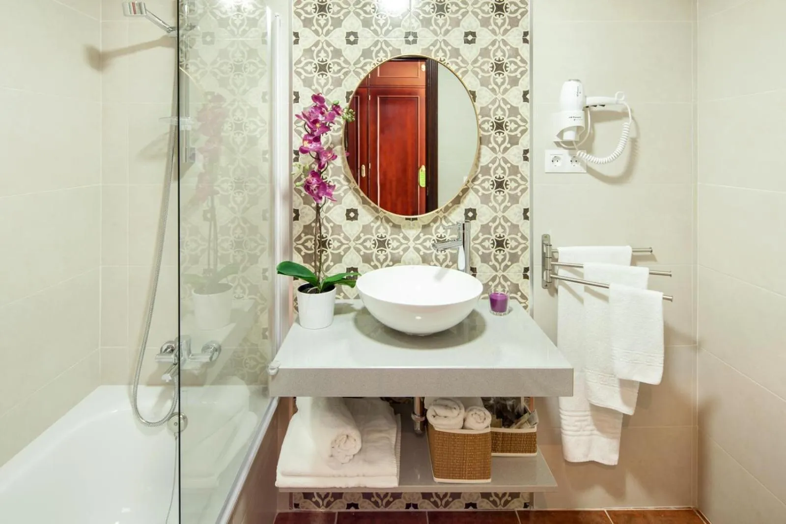 Bathroom in Hotel y Bungalows Balcón de Competa