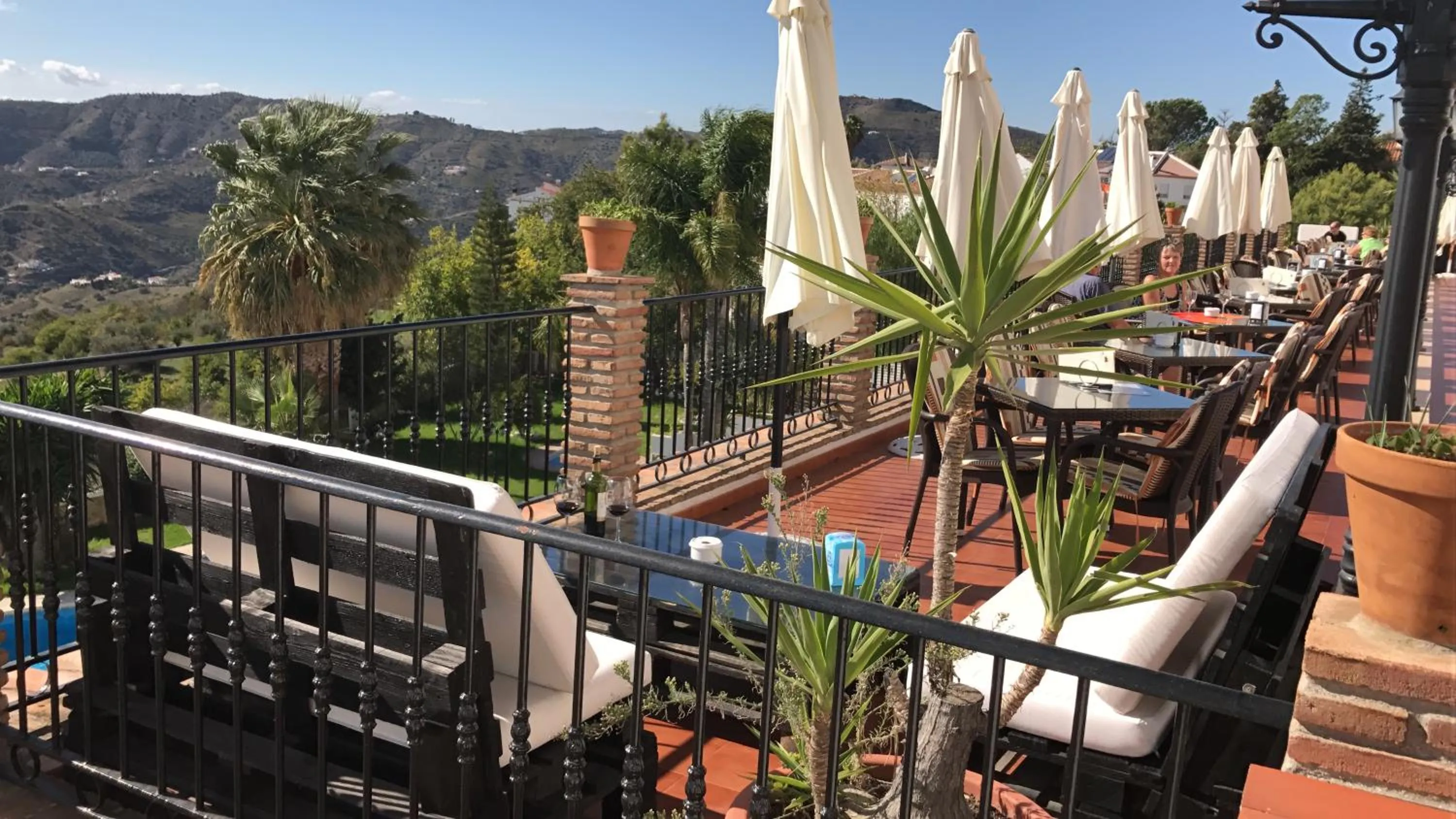 Balcony/Terrace in Hotel y Bungalows Balcón de Competa