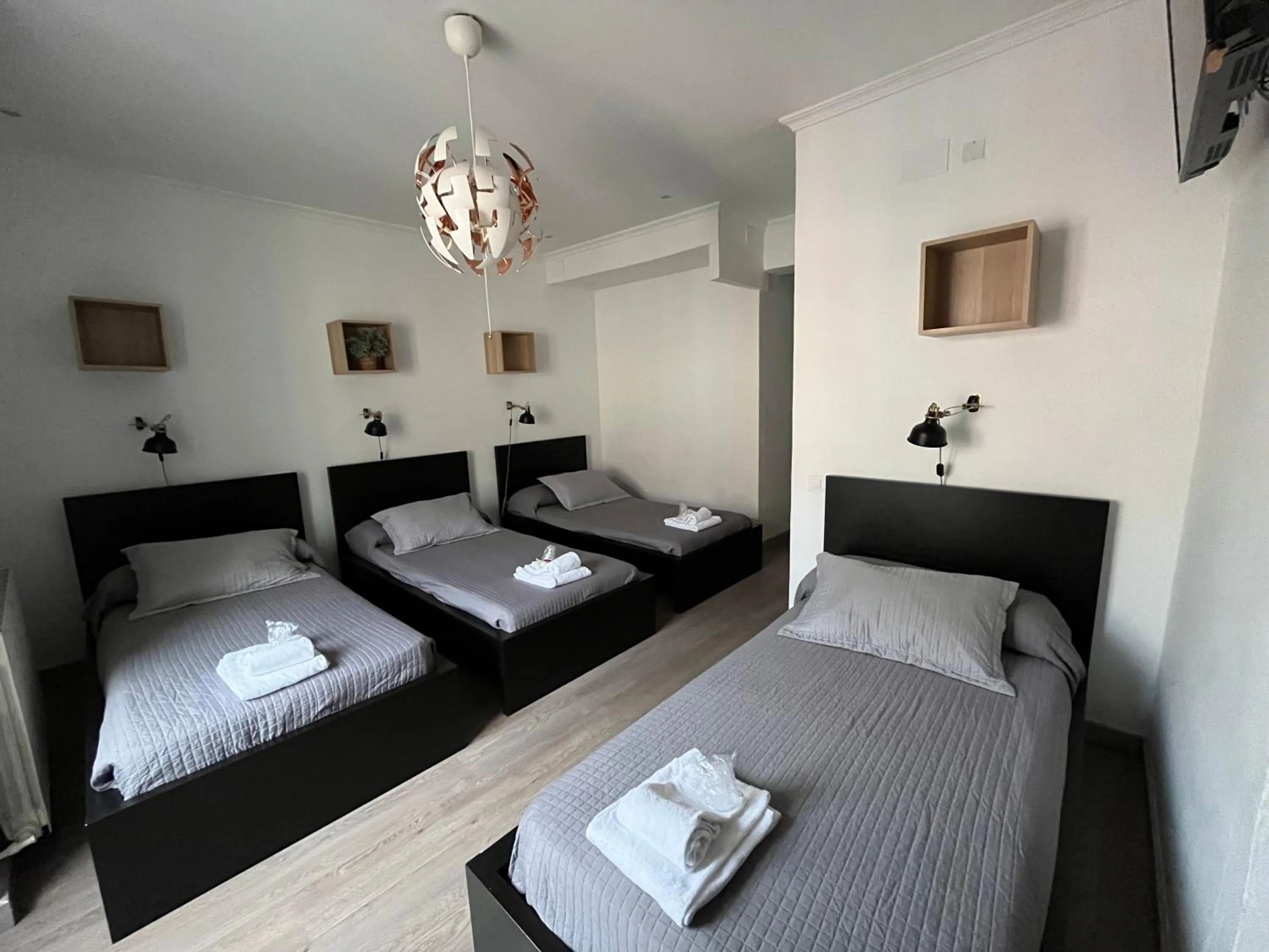 Bed in Hostal Inter Plaza Mayor AUTO CHECK IN