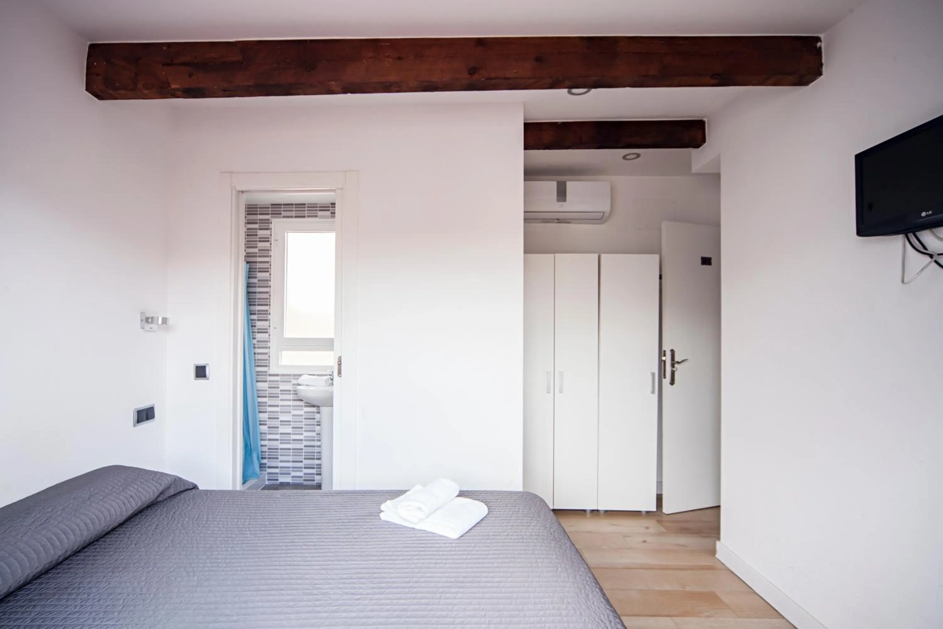 Bed in Hostal Inter Plaza Mayor AUTO CHECK IN