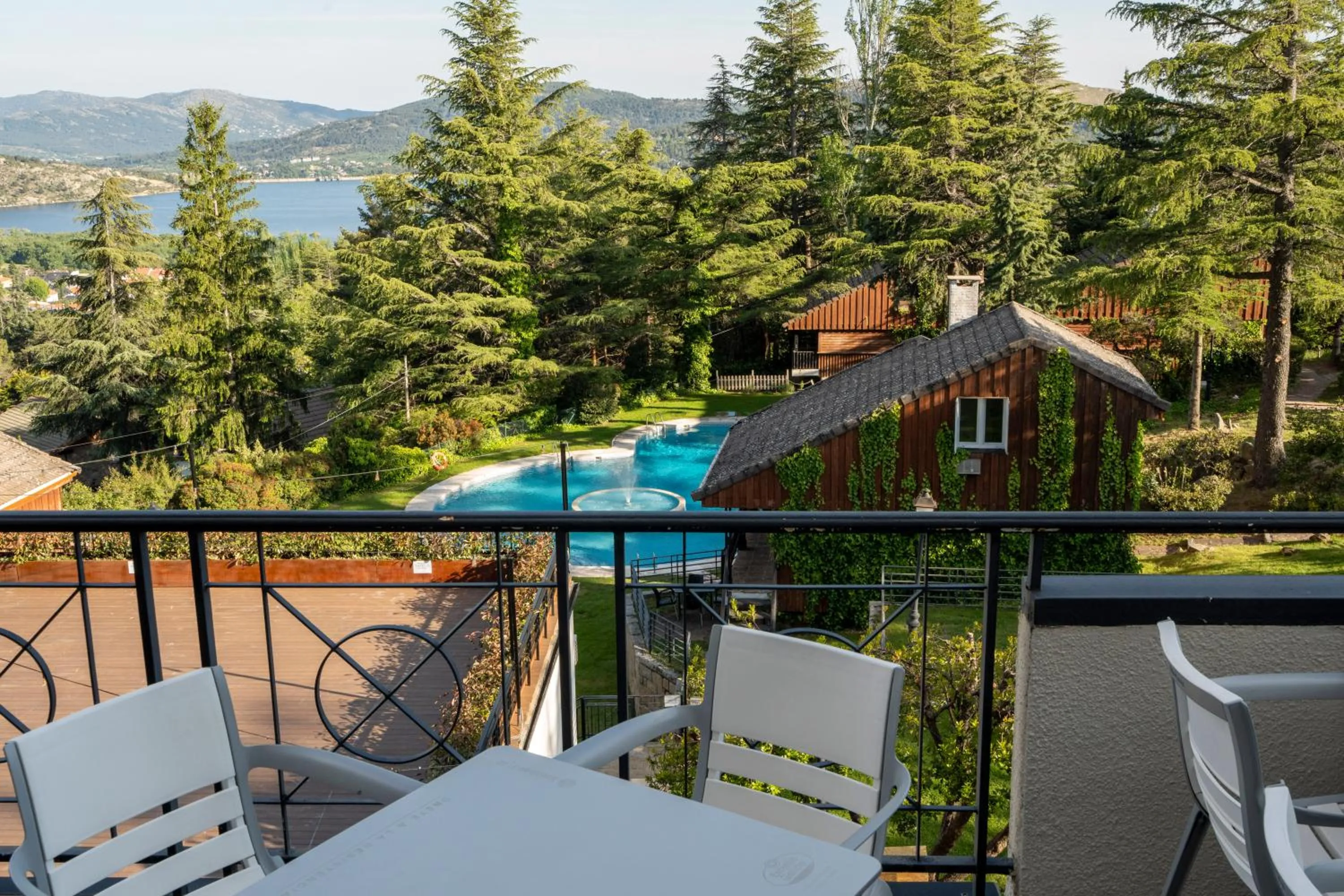 Restaurant/places to eat in Hotel Hita "Nature Experience" for all