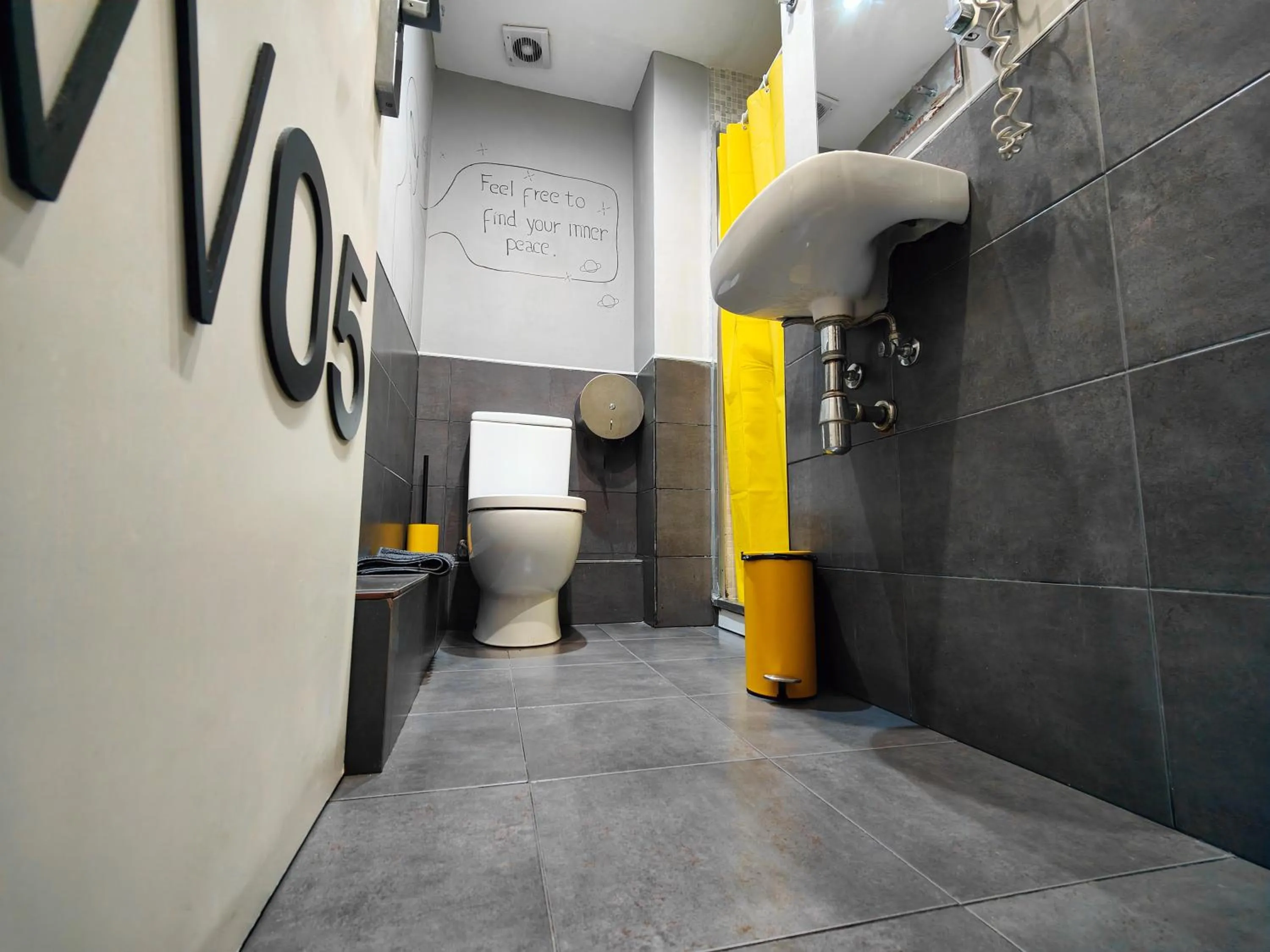 Bathroom in Free Hostels Barcelona