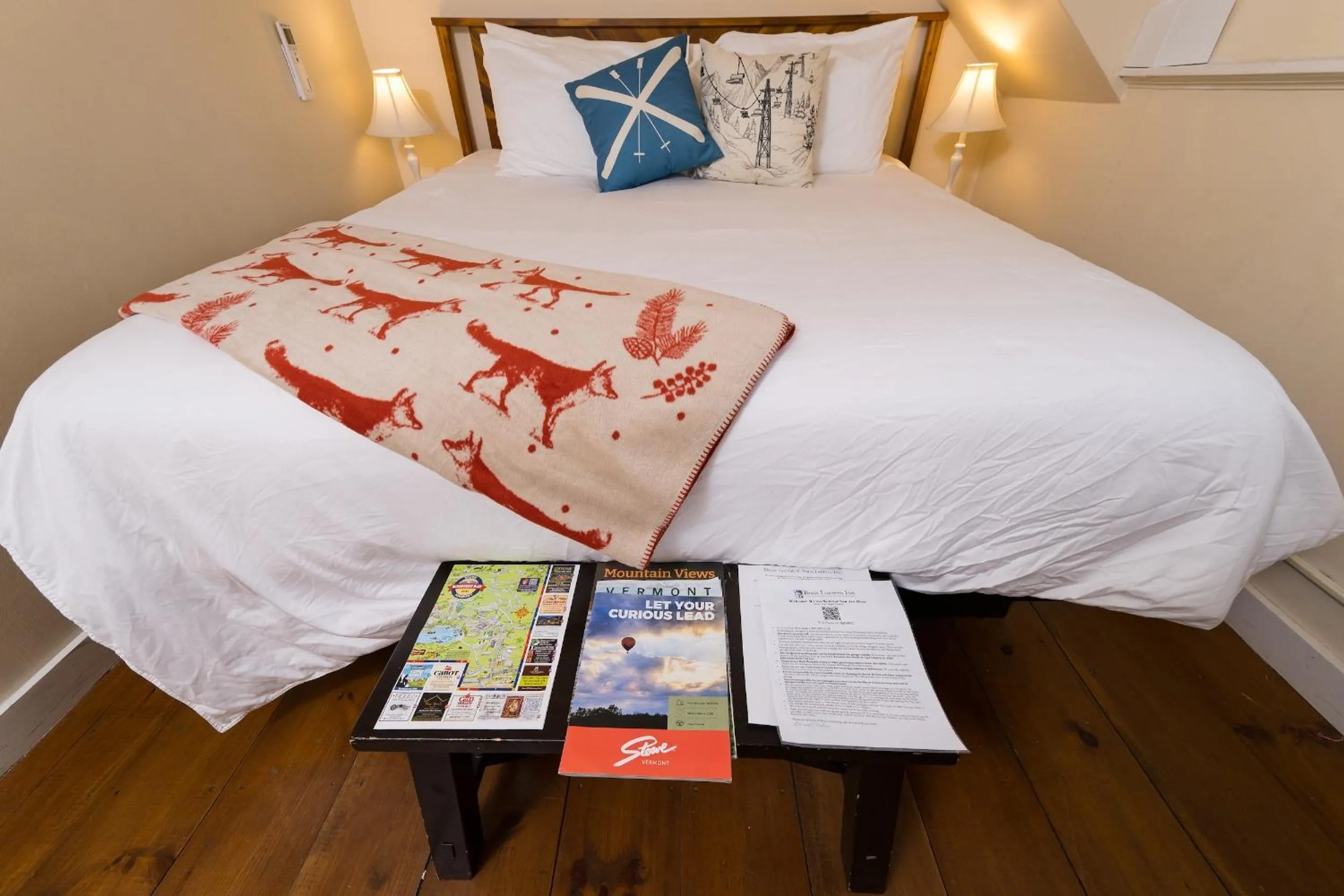 Bed in Brass Lantern Inn