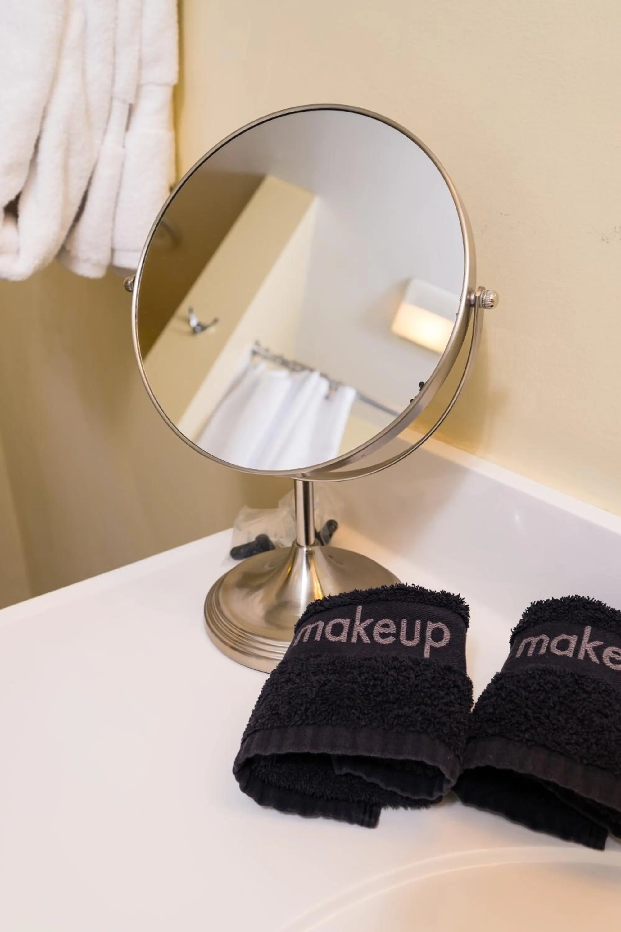 Bathroom in Brass Lantern Inn