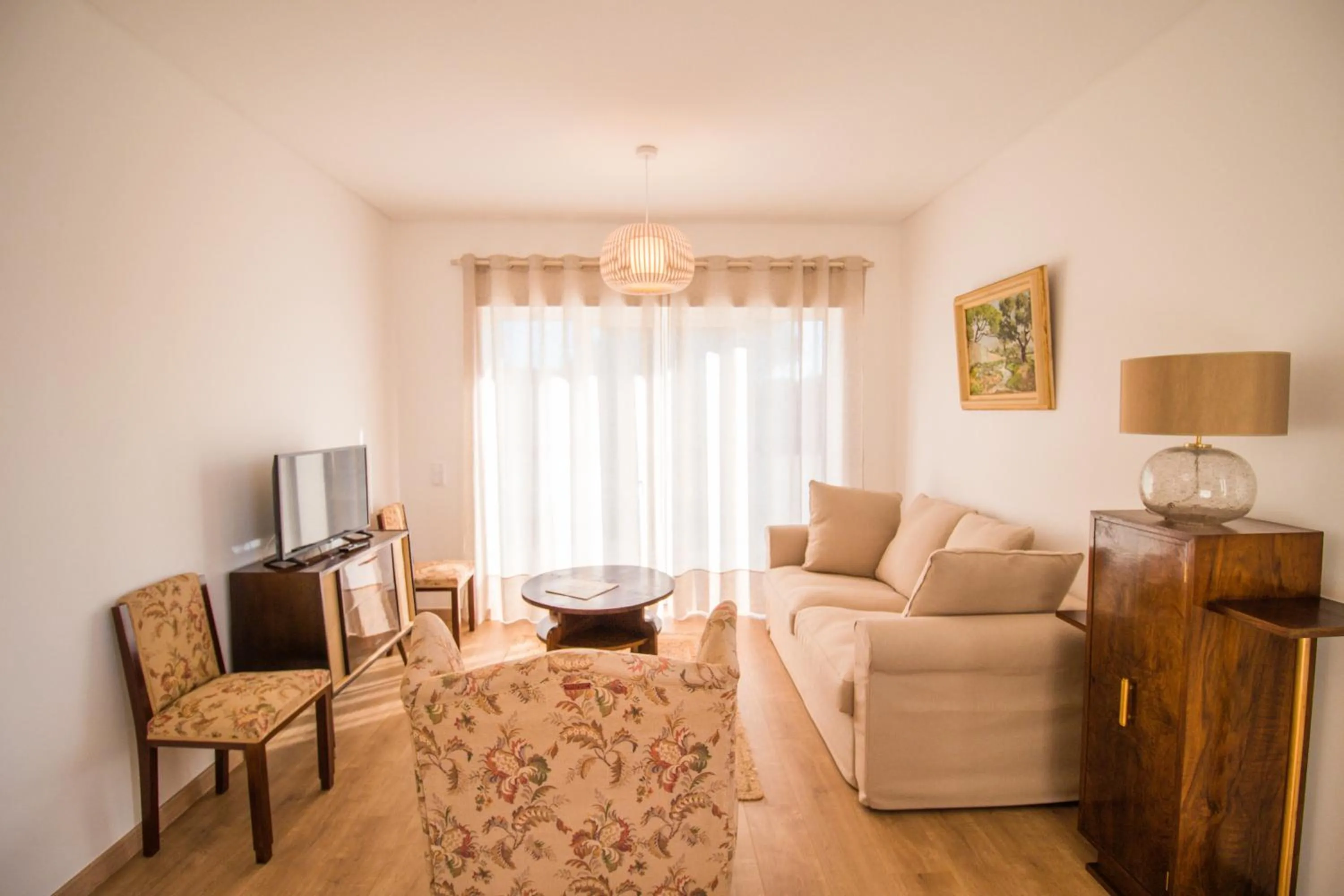 188 Apartments - Estrelícia - pool and balcony