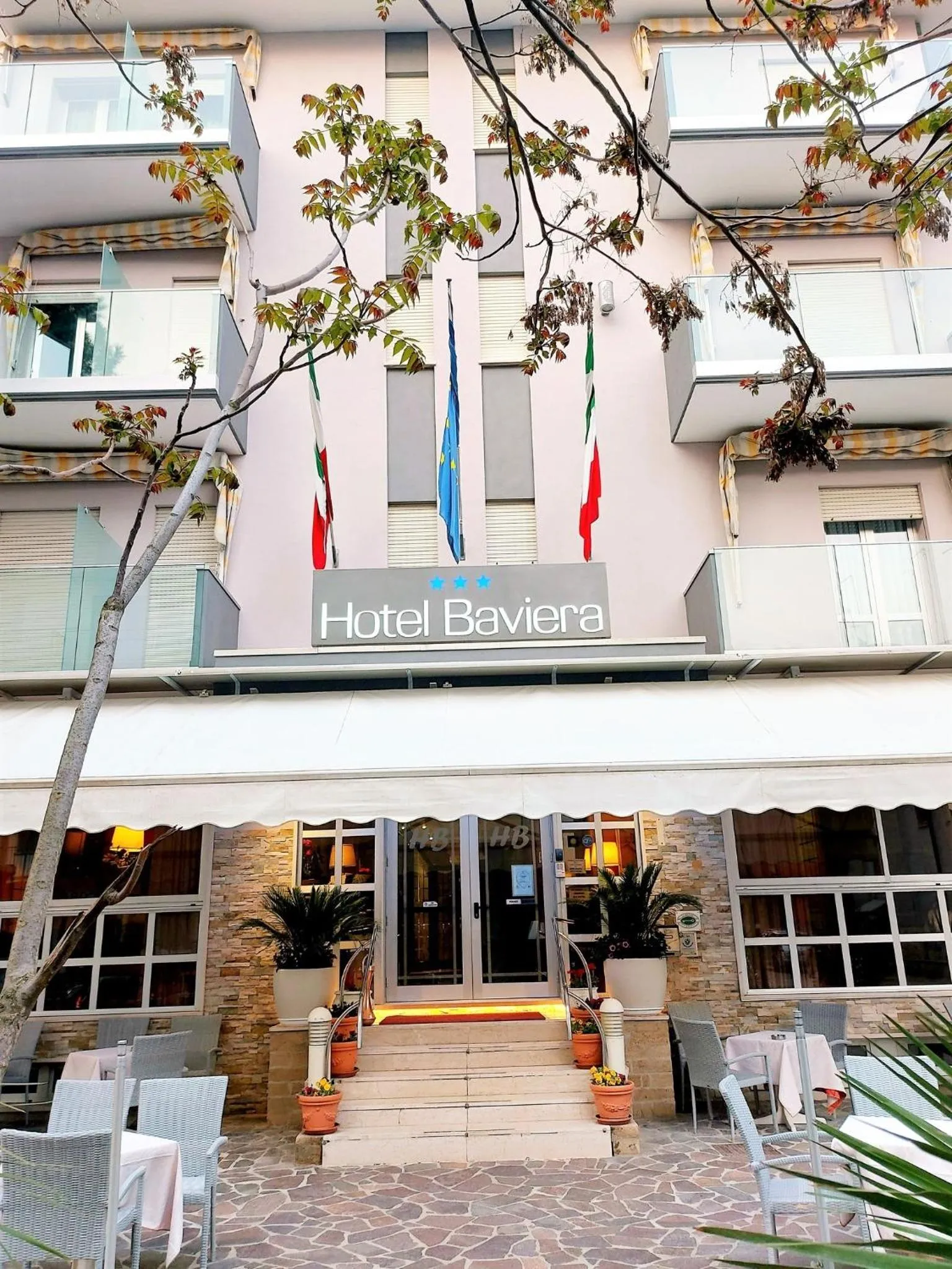 Facade/entrance in Hotel Baviera