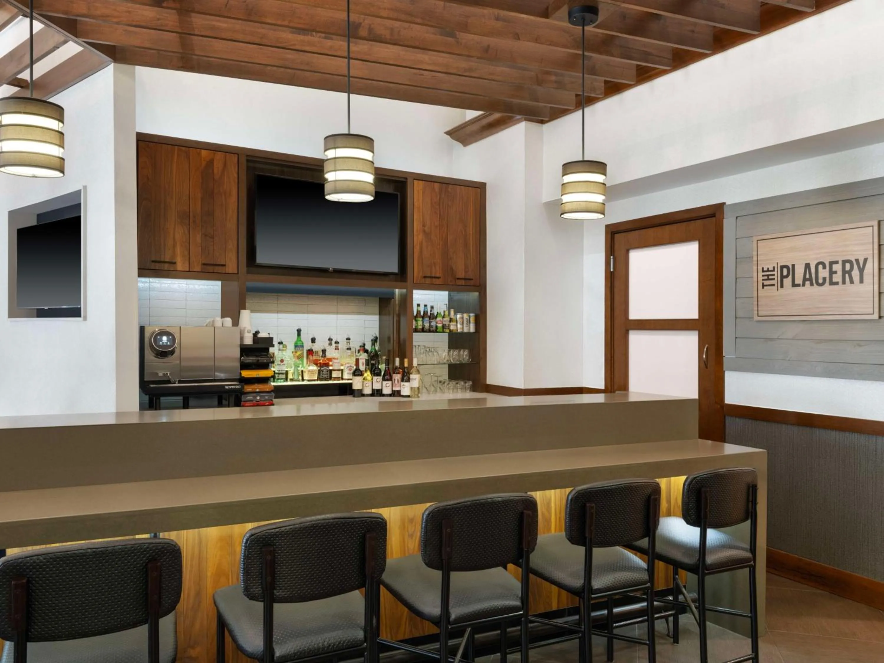 Restaurant/places to eat in Hyatt Place Tampa Busch Gardens