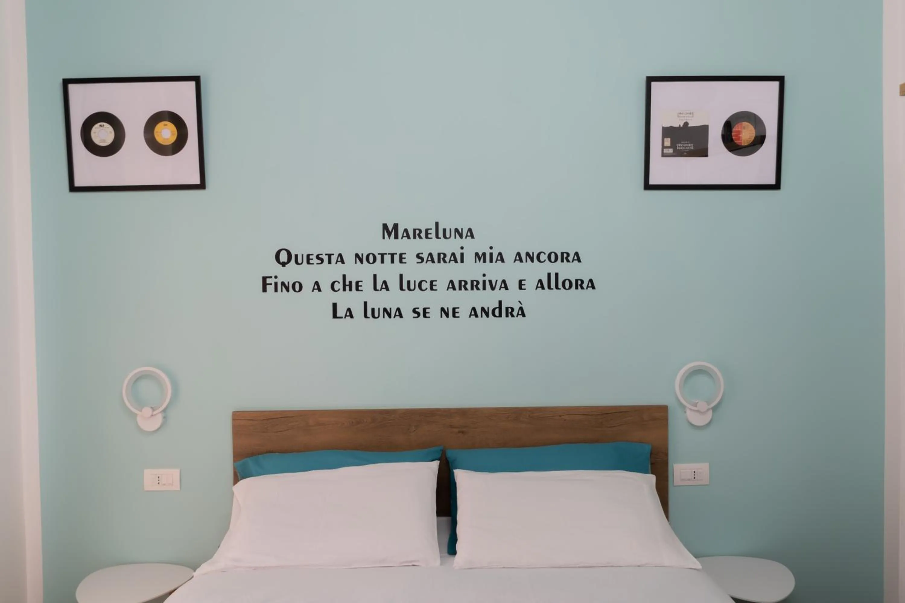 Yes I Know My Room - Storico