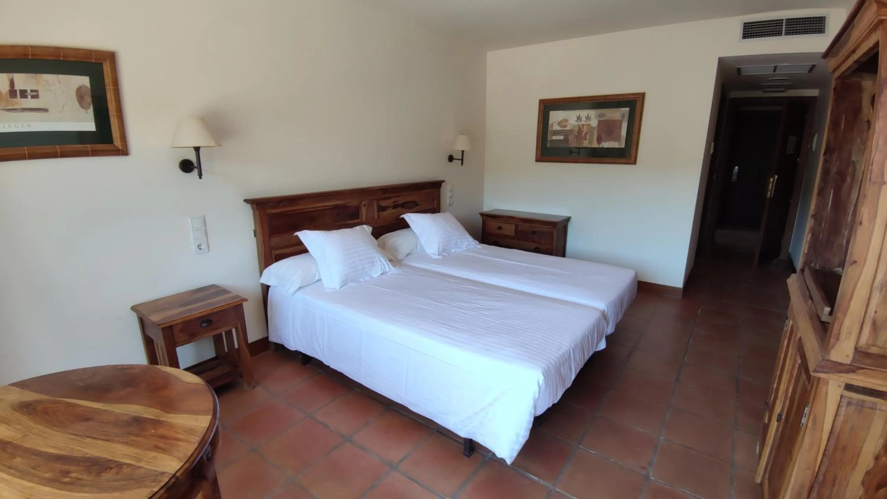 Bed in La Figuerola Hotel & Restaurant