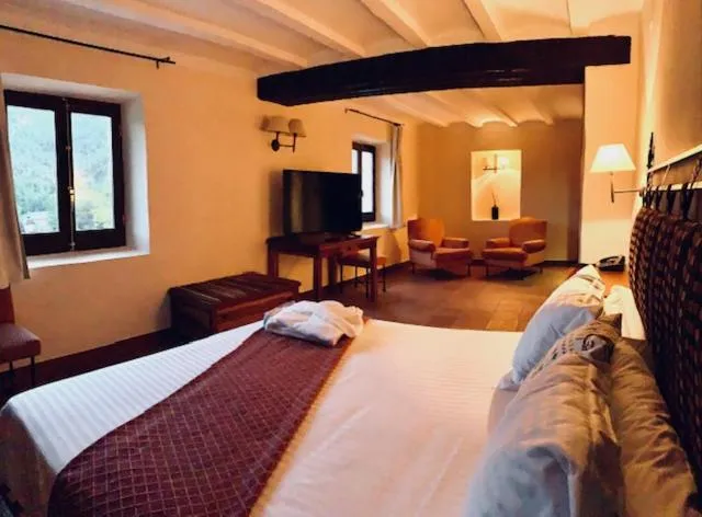 Bed in La Figuerola Hotel & Restaurant