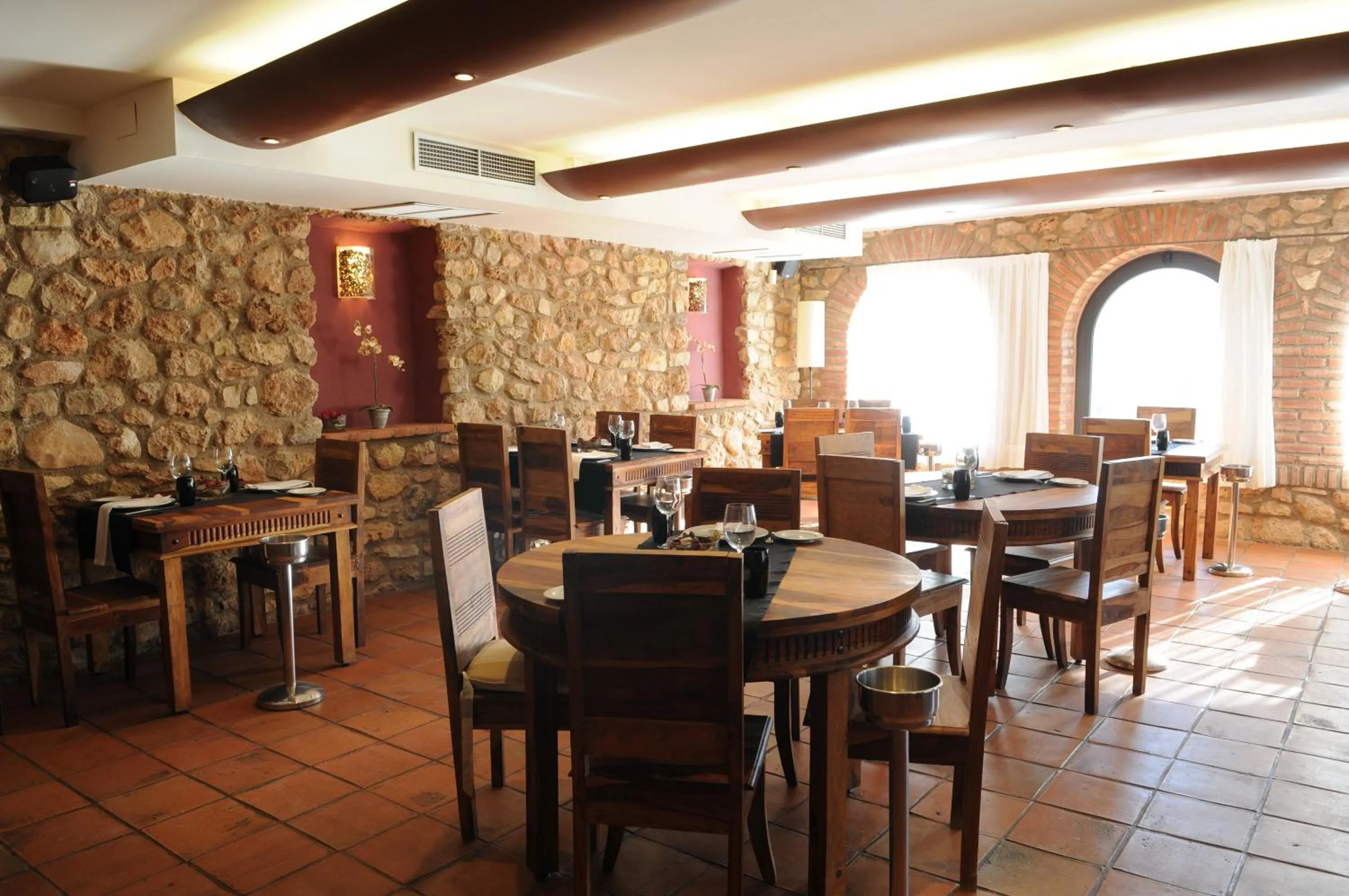 Restaurant/places to eat in La Figuerola Hotel & Restaurant