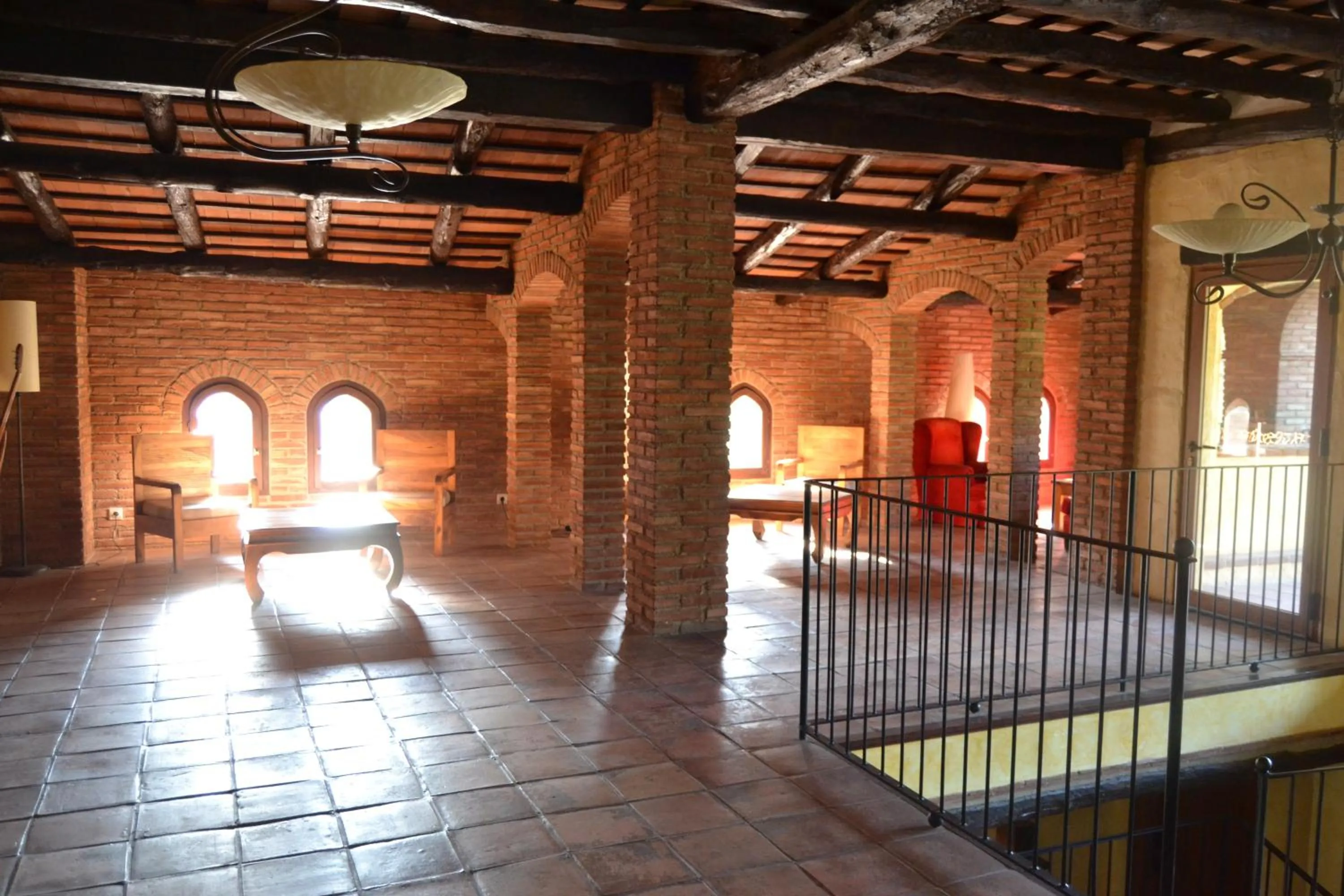 Library in La Figuerola Hotel & Restaurant