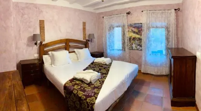 Bed in La Figuerola Hotel & Restaurant