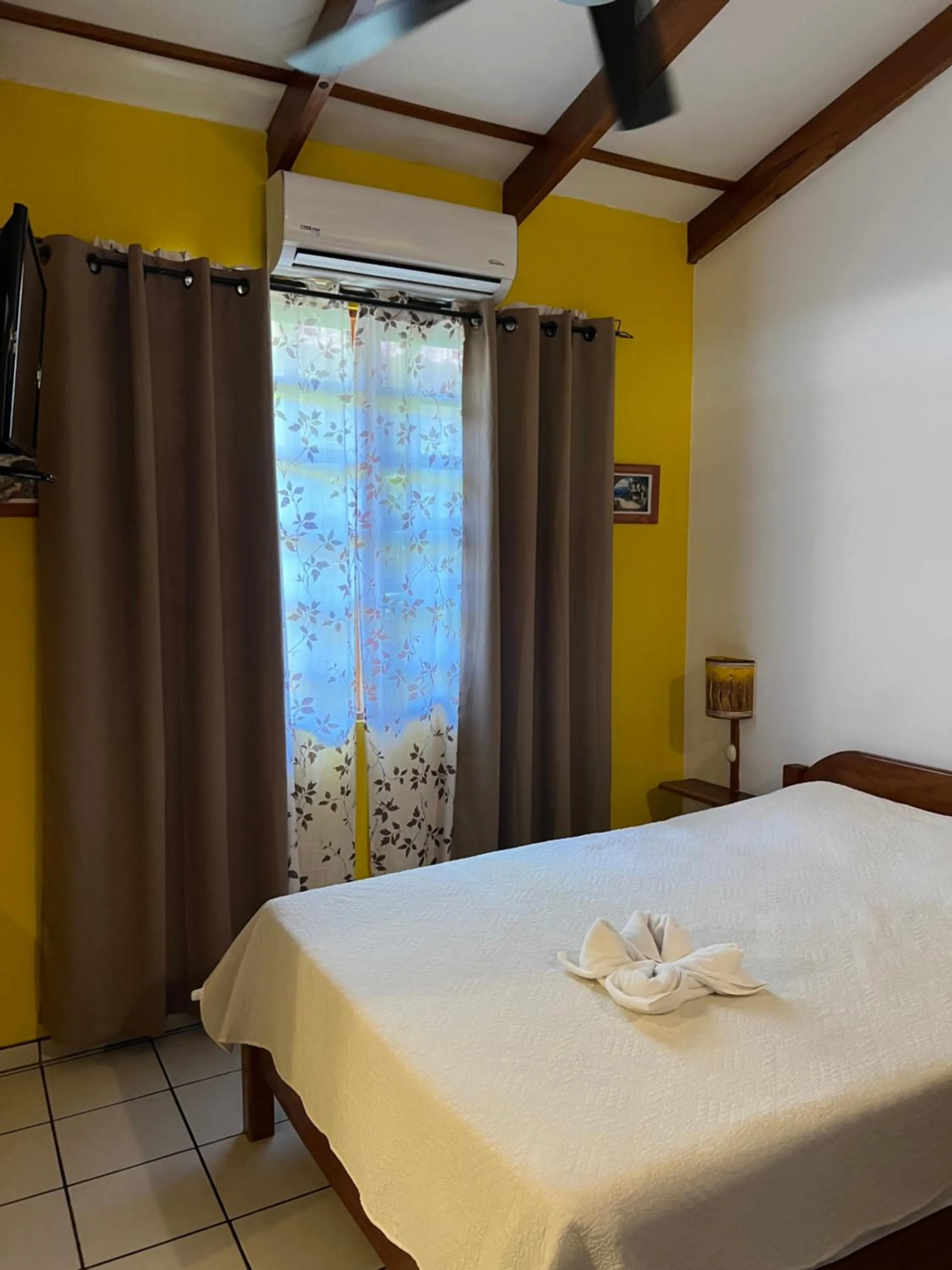 Bedroom, Bed in Cabinas El Colibri, Apart Hotel