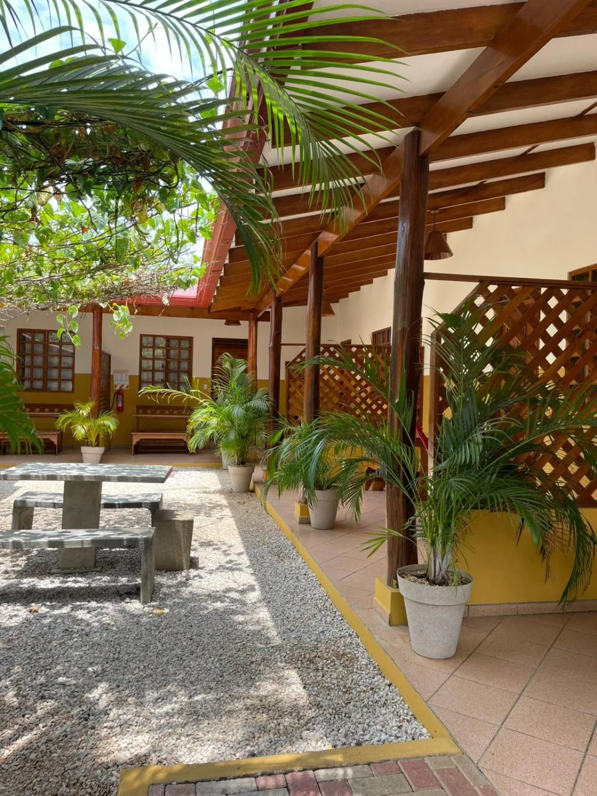 Patio in Cabinas El Colibri, Apart Hotel