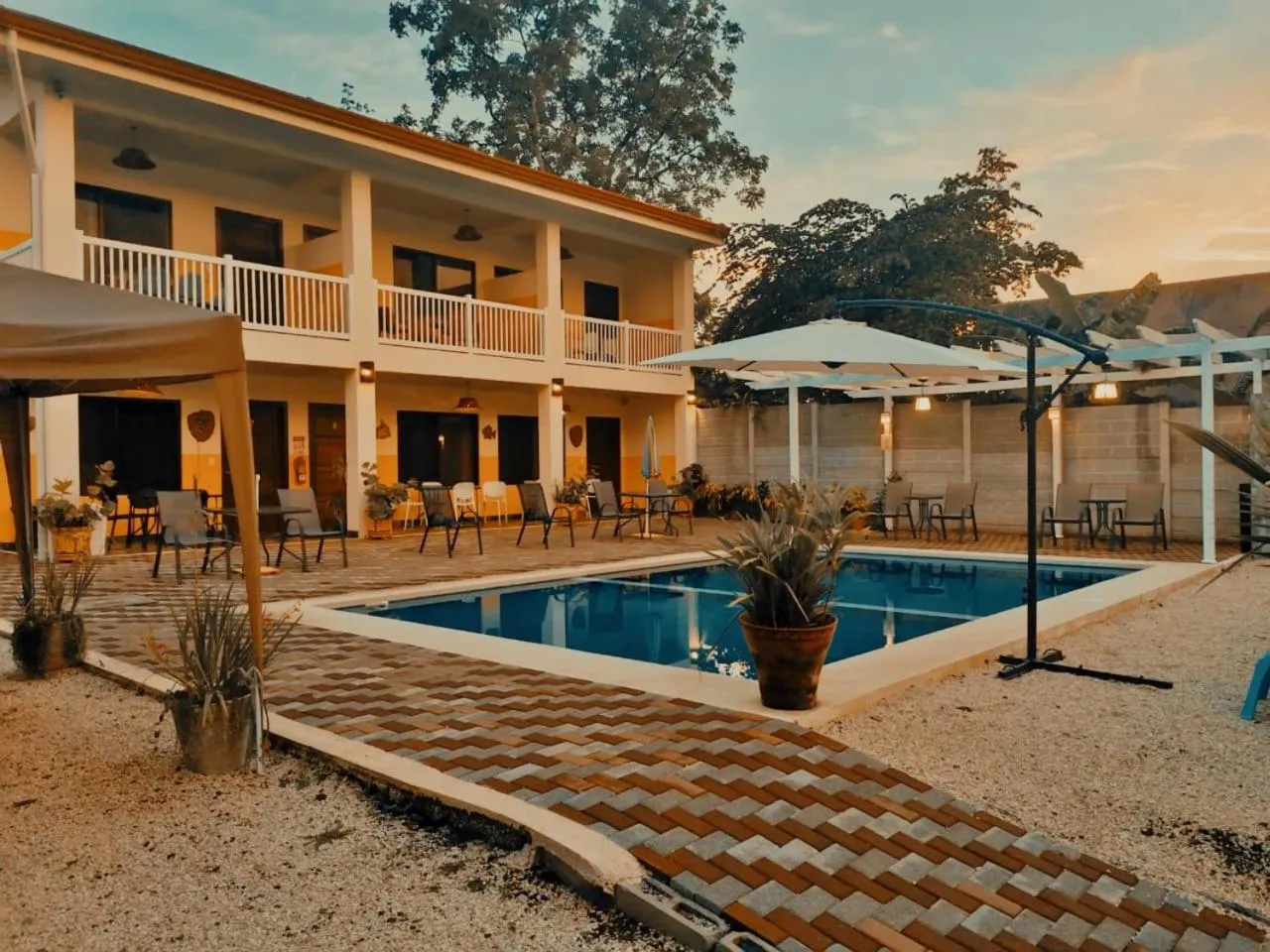 Swimming pool in Cabinas El Colibri, Apart Hotel