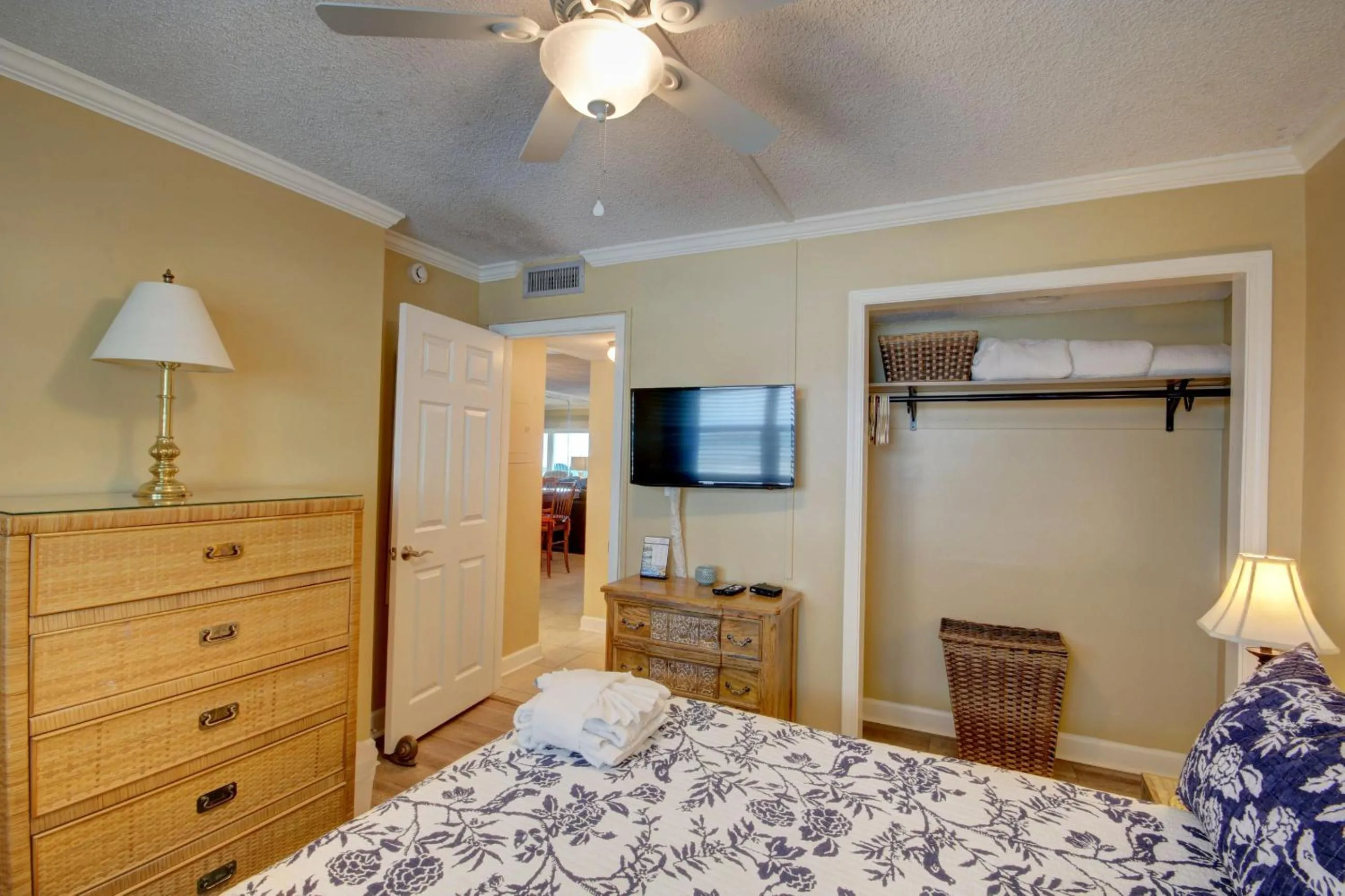 Bed in El Matador 466 - FREE TICKETS!! Your stay includes free tickets to many area attractions!