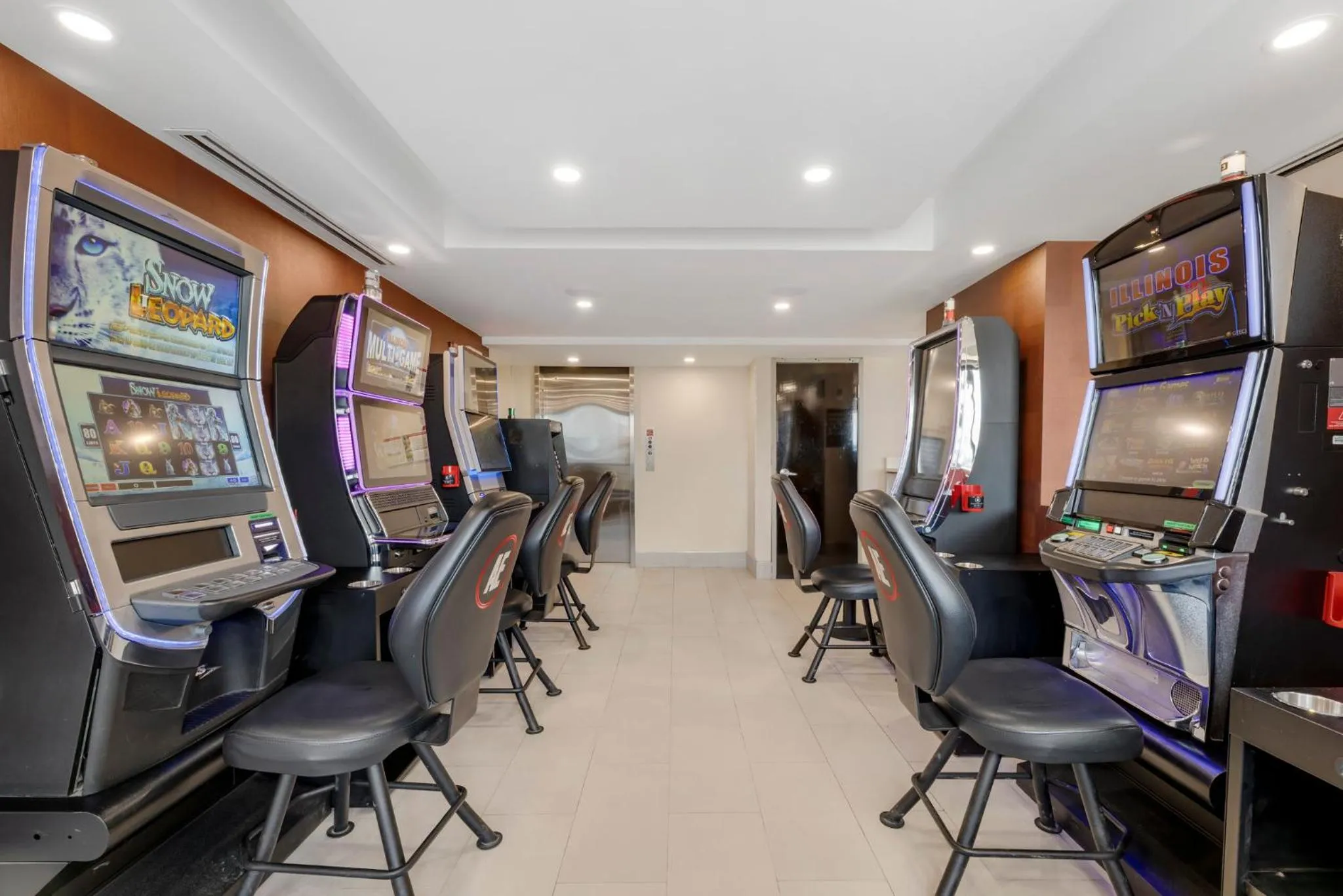 Game Room in Red Roof Inn Bourbonnais