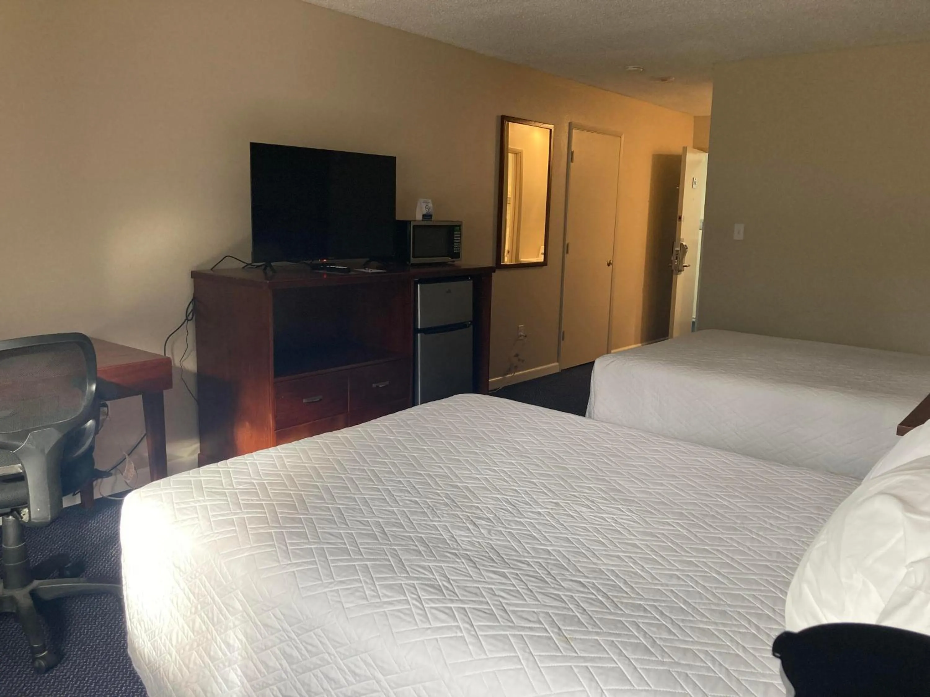 Bedroom, Bed in Travelodge by Wyndham Canyonville