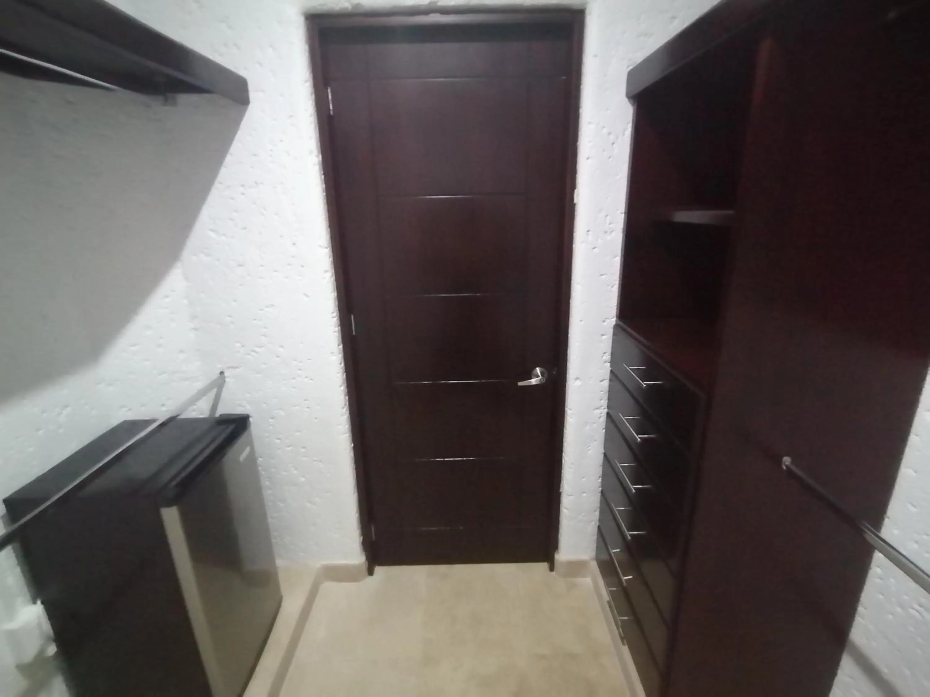 wardrobe in Casa Dahlia 2