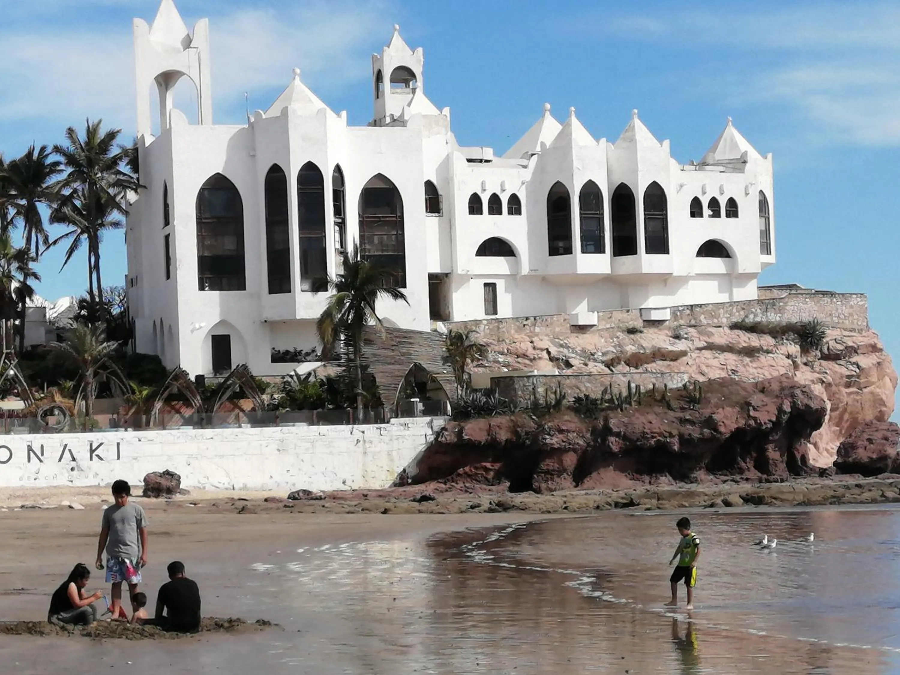 Beach in Casa Dahlia 2