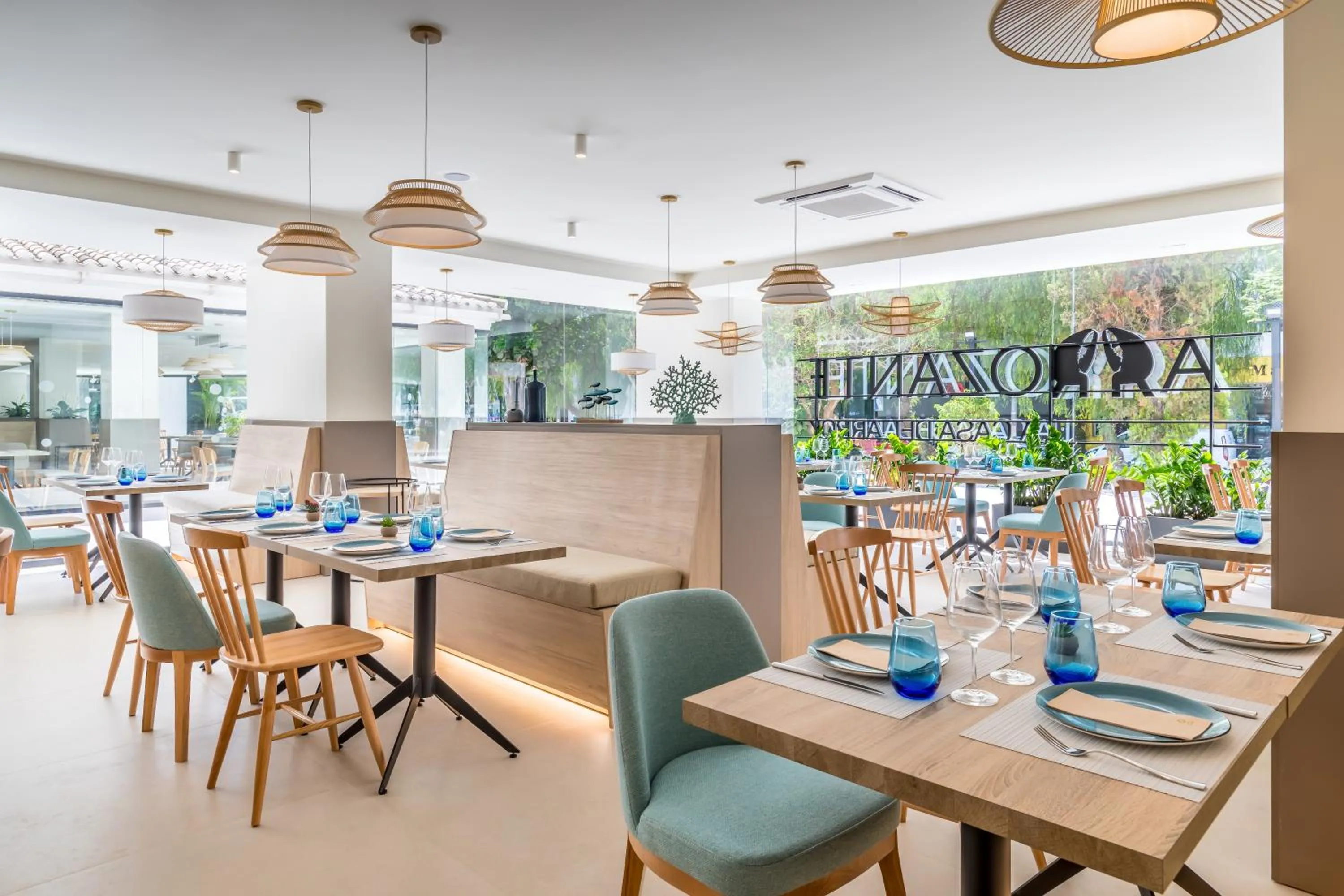 Restaurant/places to eat in Occidental Puerto Banús