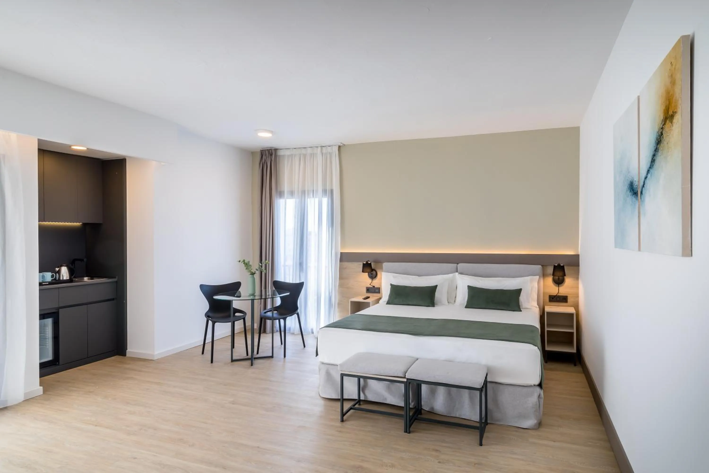 Photo of the whole room, Bed in Occidental Puerto Banús