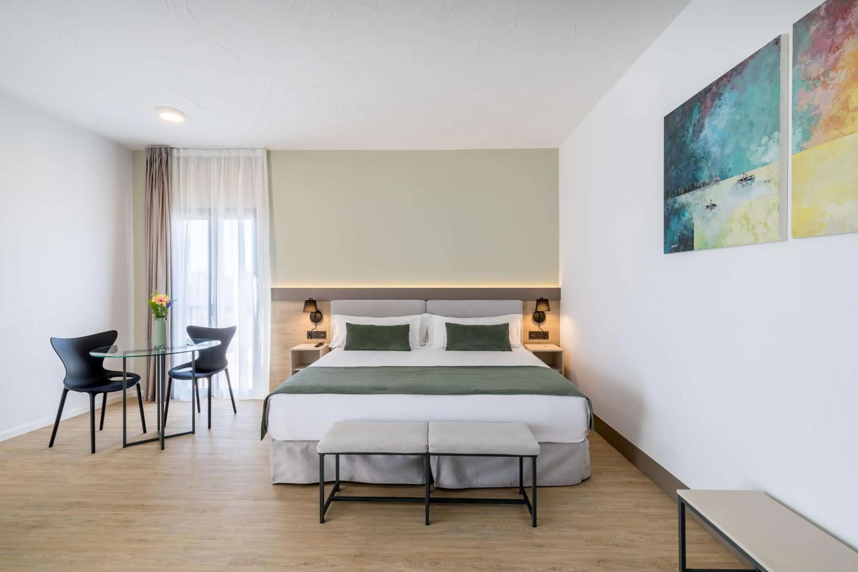 Bedroom, Bed in Occidental Puerto Banús