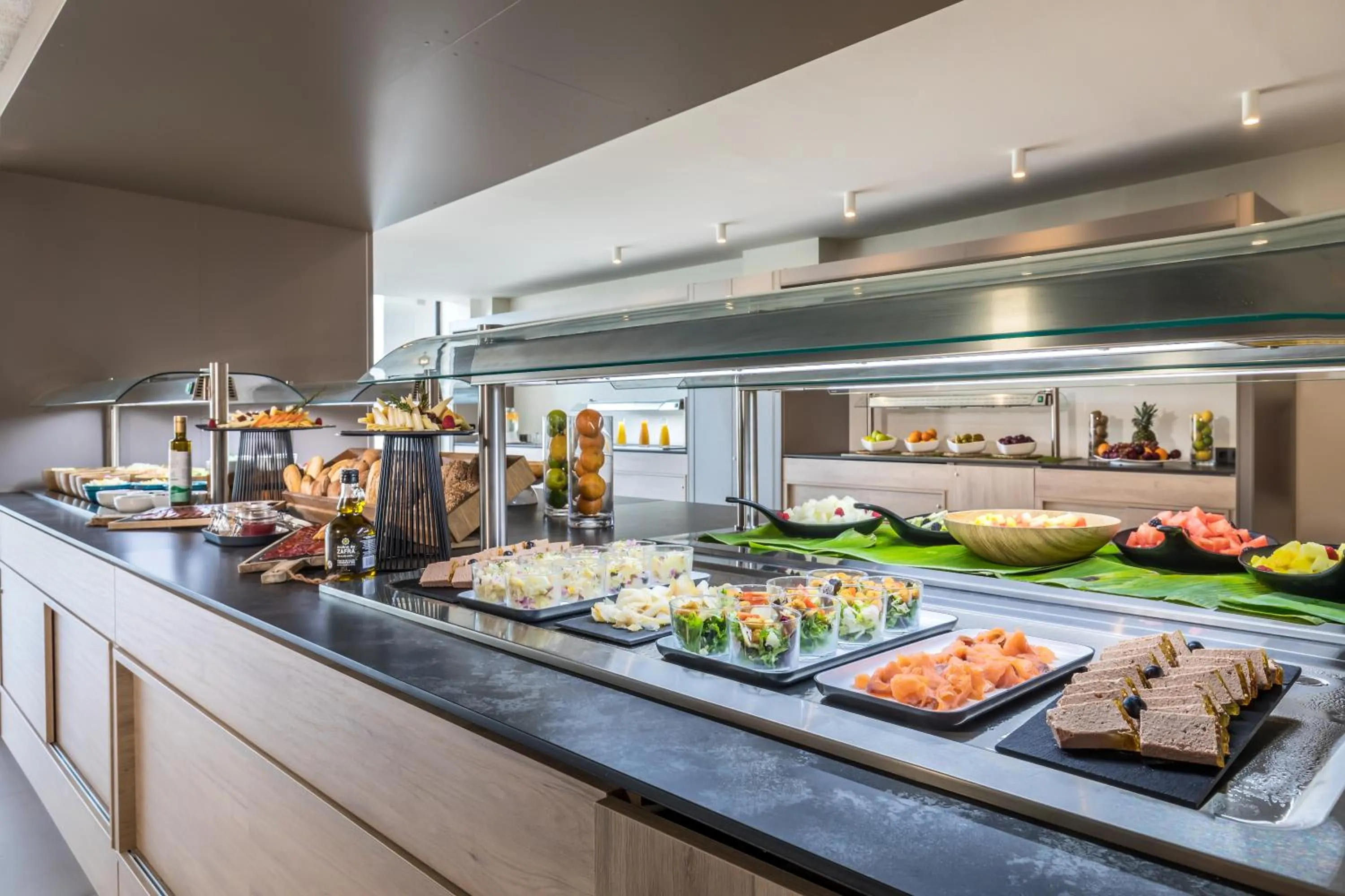 Restaurant/places to eat in Occidental Puerto Banús