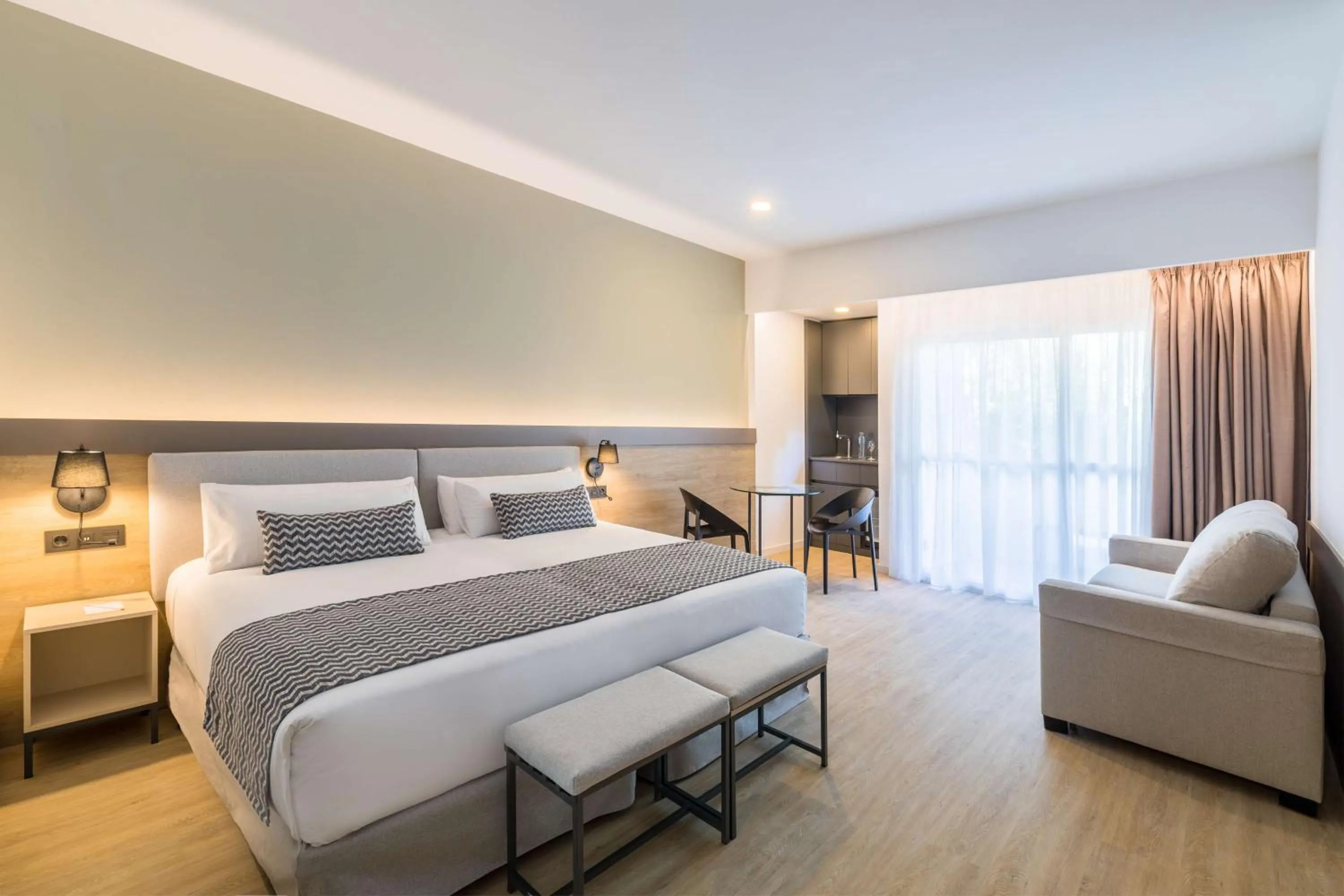 Bedroom, Bed in Occidental Puerto Banús