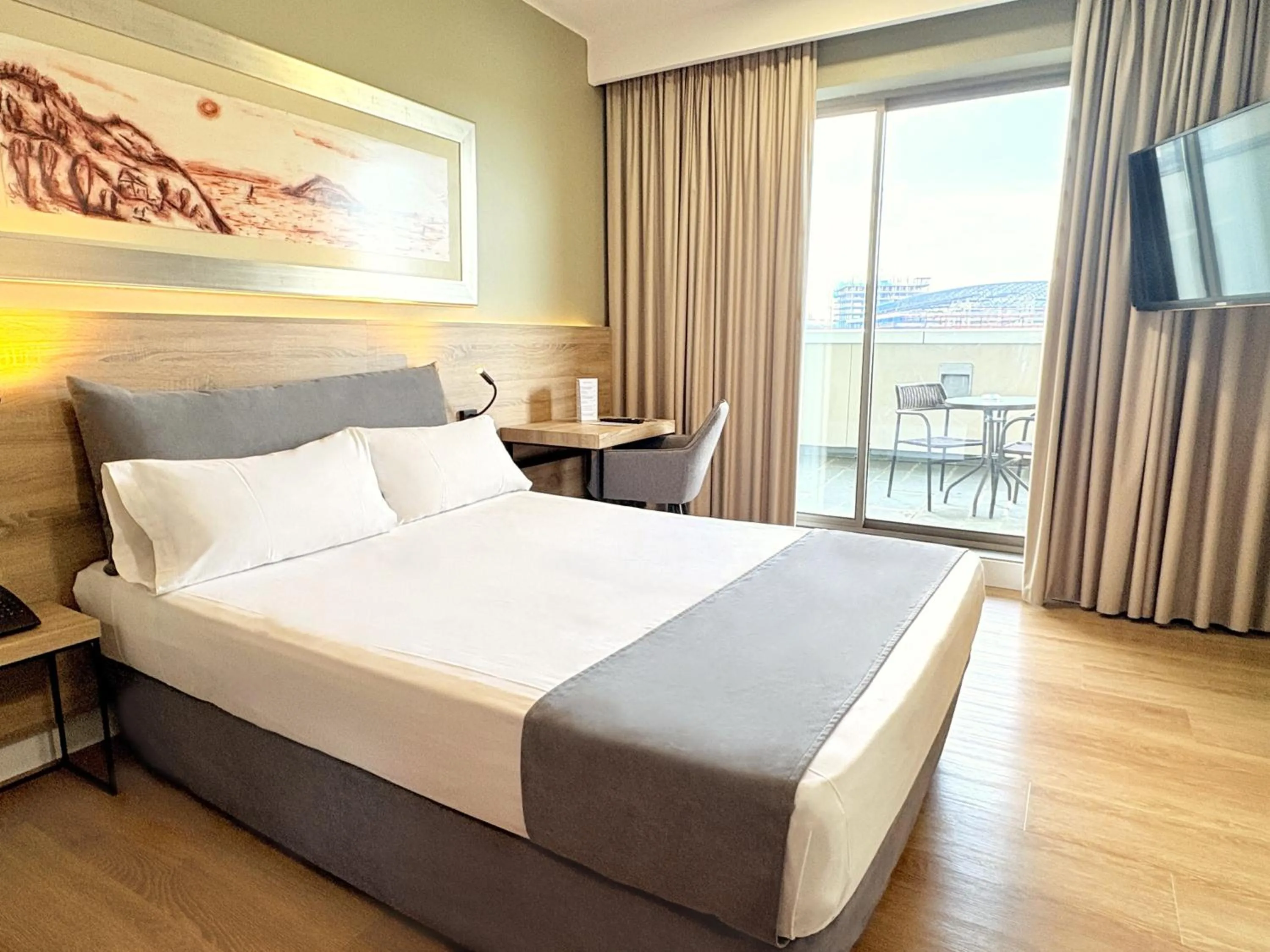 Bedroom, Bed in Eurohotel Barcelona Granvia Fira