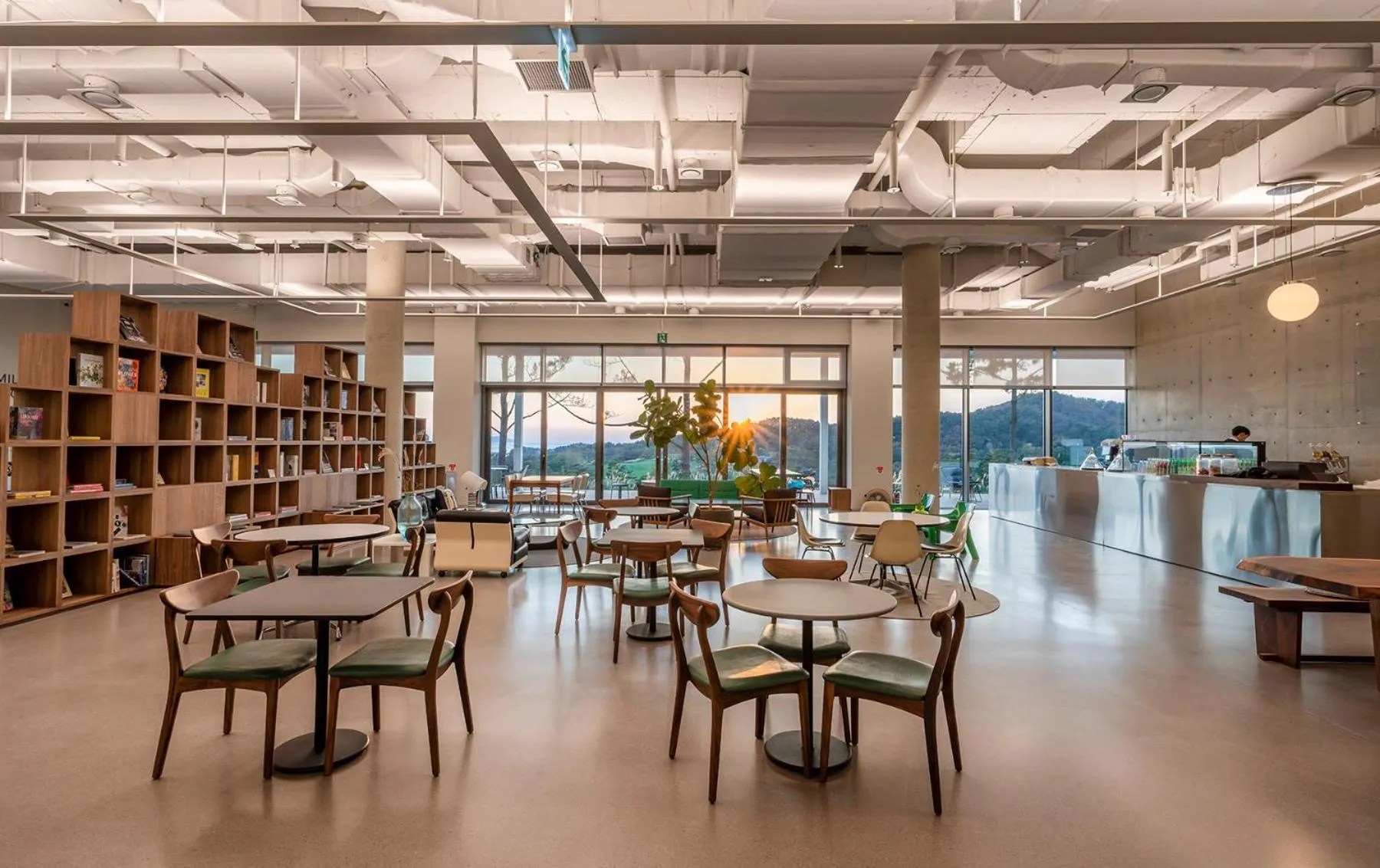 Restaurant/places to eat in The Heaven Resort