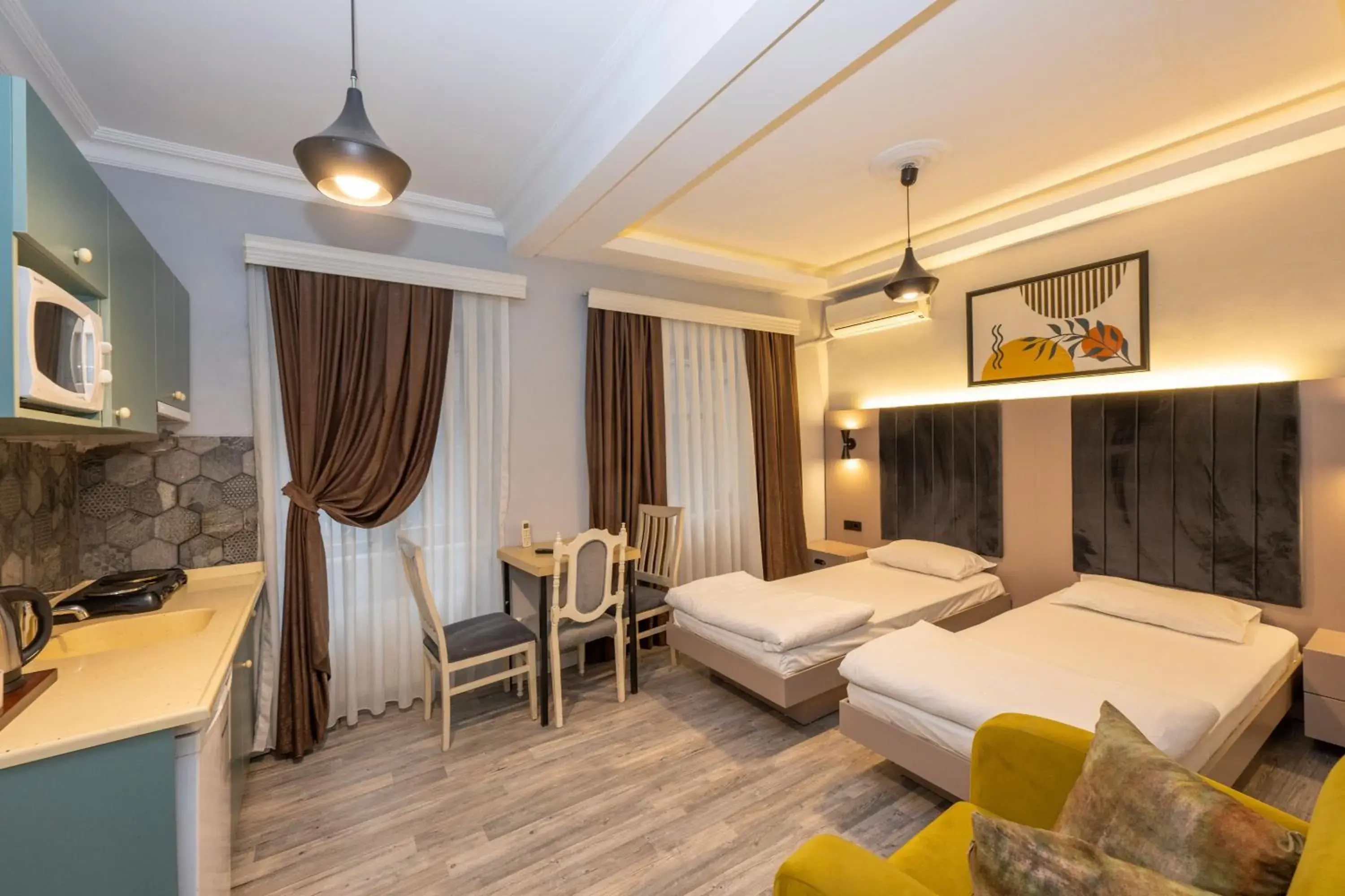 Quadruple Room in Cirrus Suites Quadruple Room in Cirrus Suites