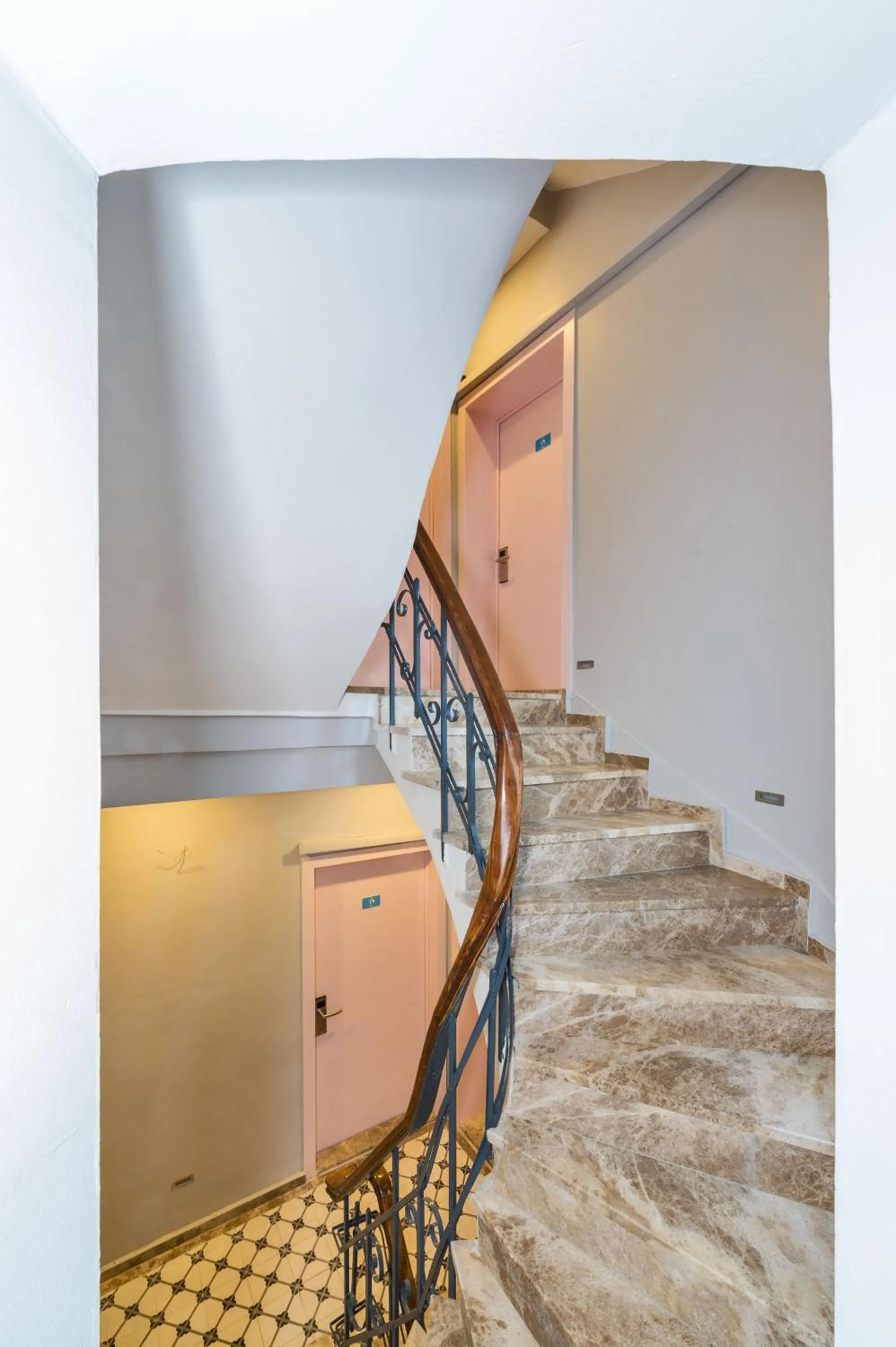 Billiard in Cirrus Suites