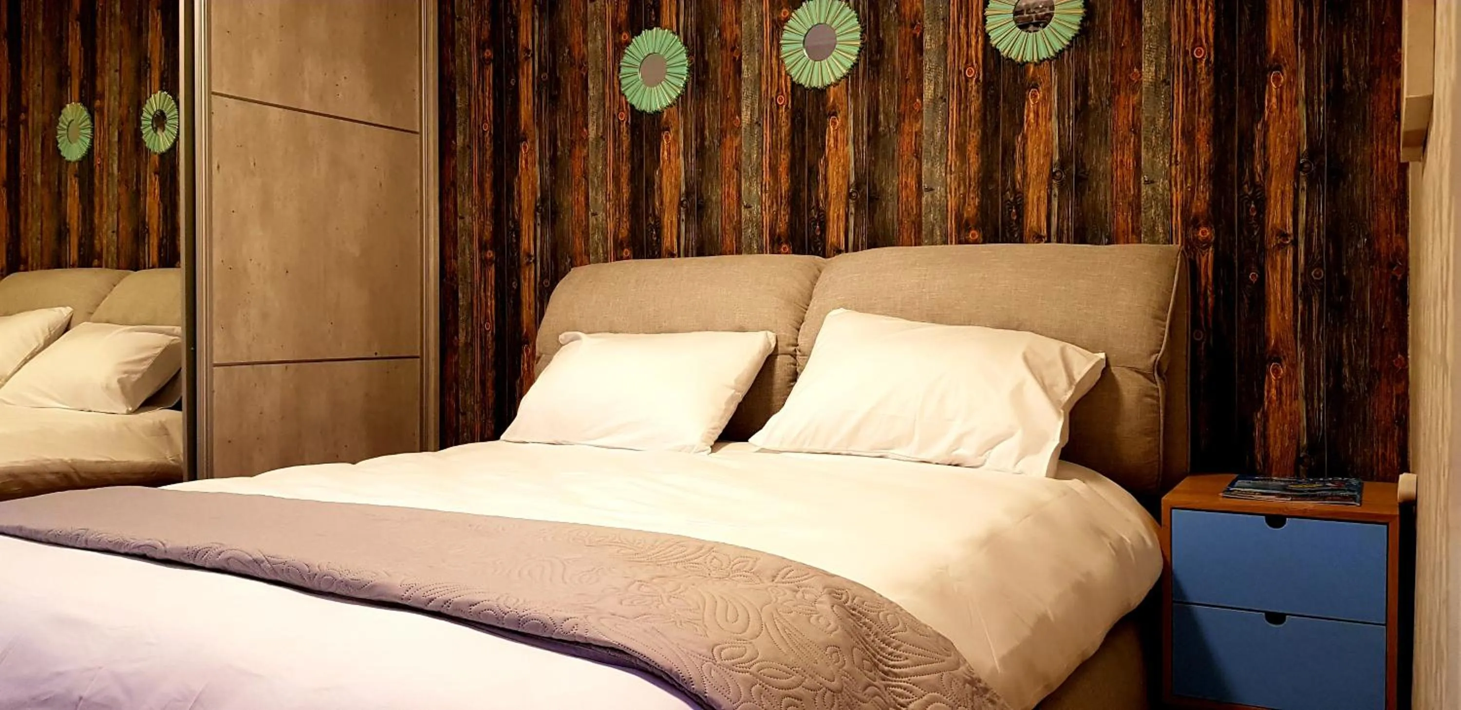 Bed in City Apartments